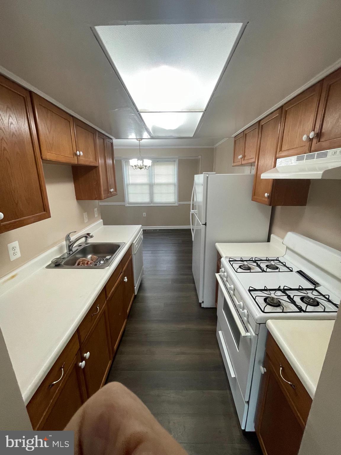 SOUTHGATE WOODS TOWNHOUSES - Residential
