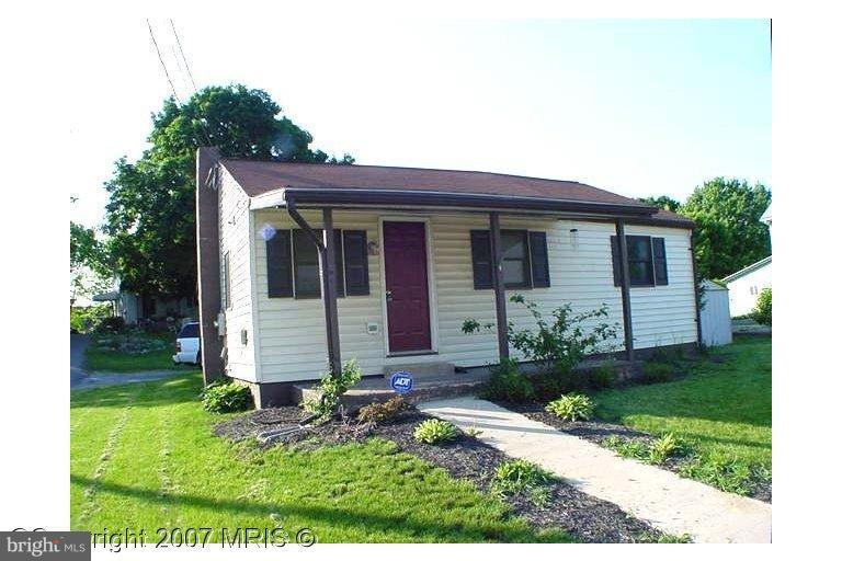 PRICE REDUCED: 10,000.00  1-17-15              ADORABLE AFFORDABLE HOME IN EXCELLENT CONDITION. GREAT UPDATED KITCHEN WITH ALL APPLIANCES INCLUDING WASHER/DRYER.   GREAT FOR THE 1ST TIME HOMEOWNER OR INVESTOR...CHEAP TAXES ($483.00) AND LOW UTILITIES THAT ANY HOMEOWNER WOULD WANT..TAKE A LOOK AND YOU WILL FALL IN LOVE WITH IT... LARGE TWO CARPORT IN THE BACK...