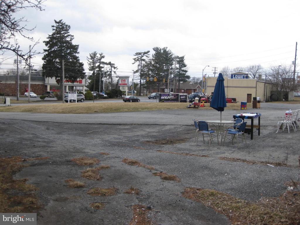 LANCASTER WEST END - Commercial Sale