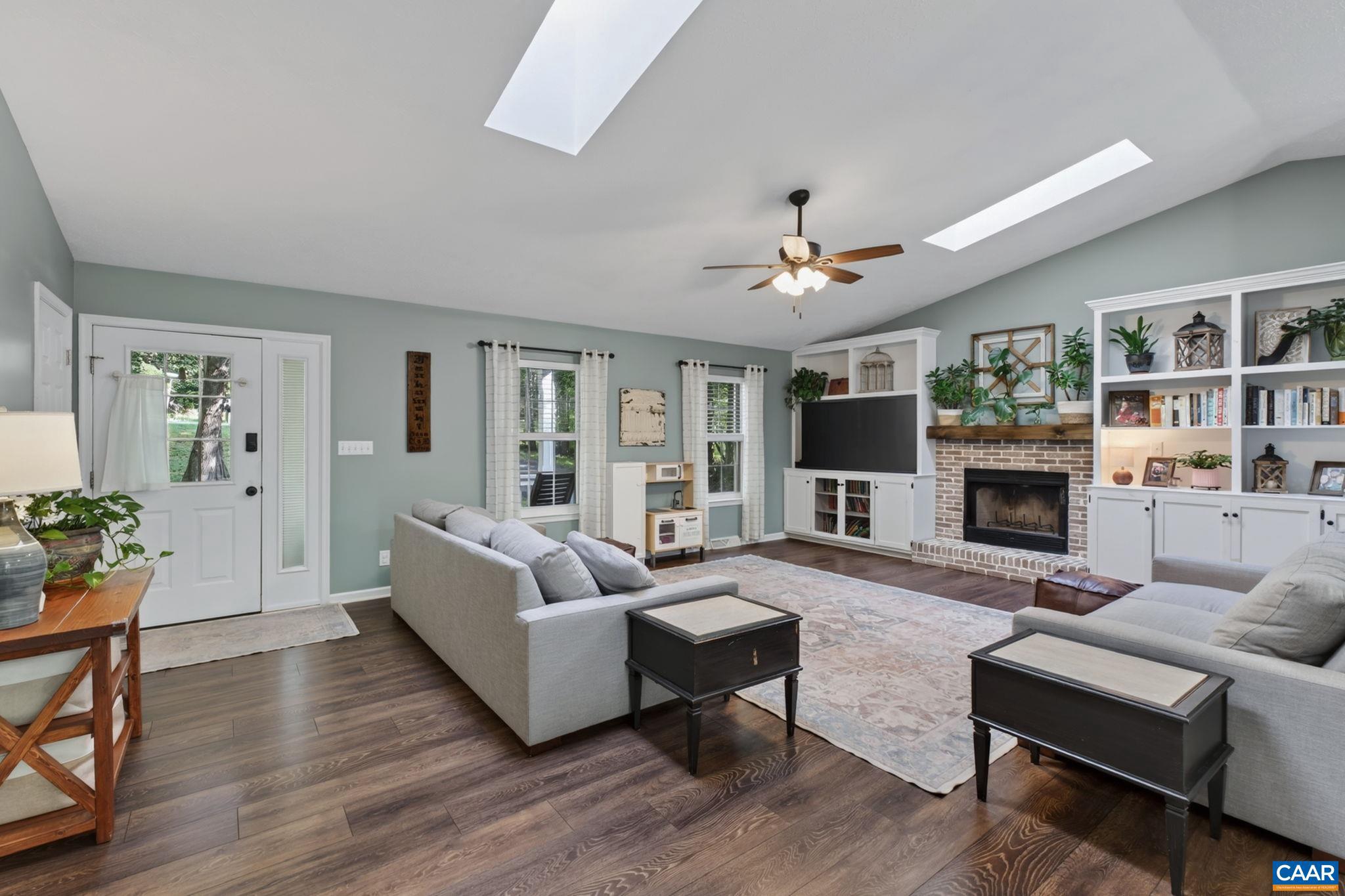 LAKE MONTICELLO - Residential