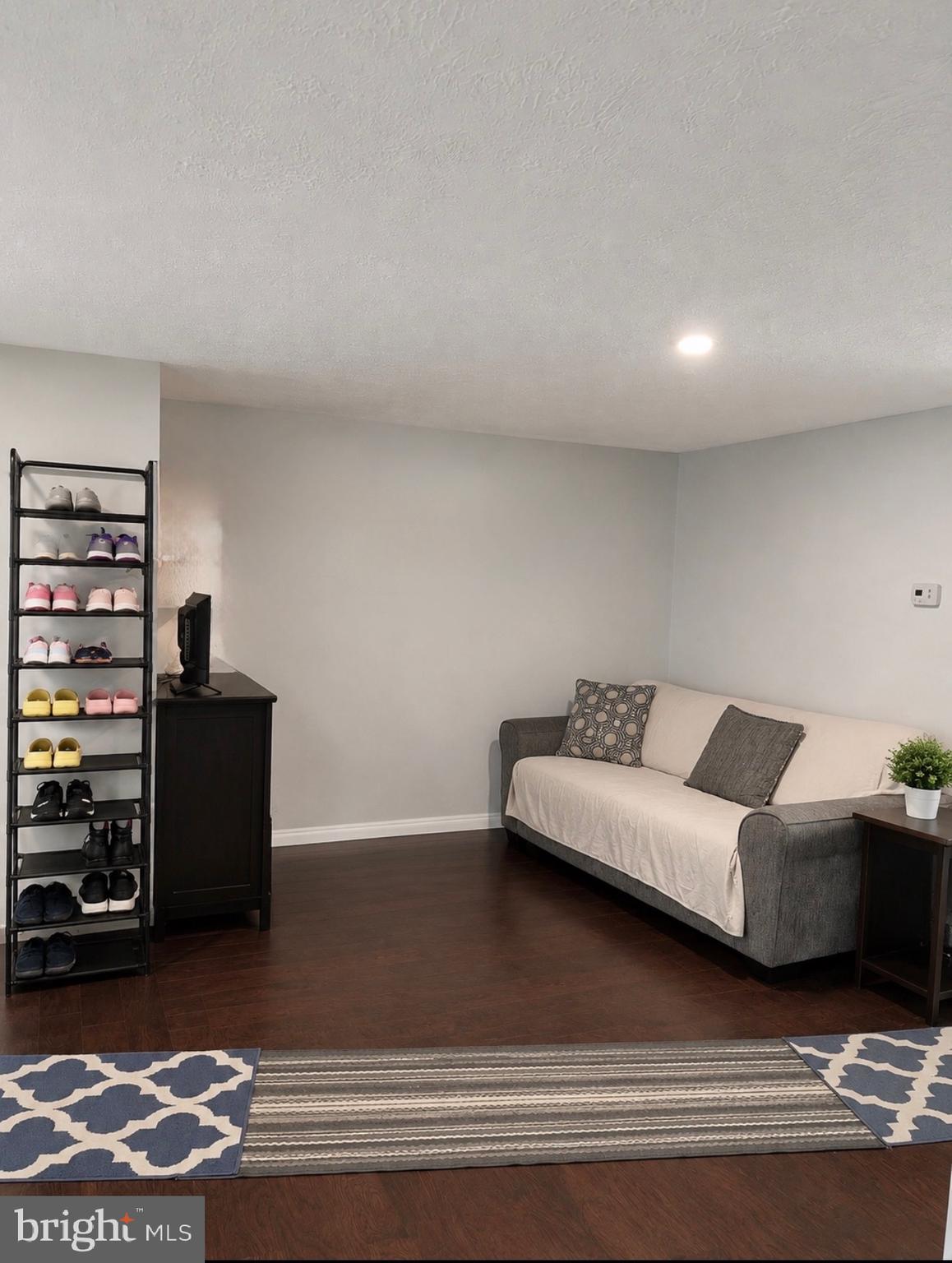 HILLCREST ORCHARDS - Residential