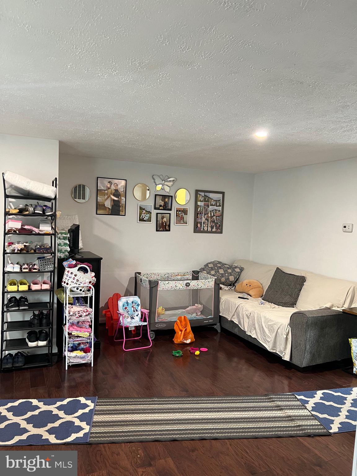 HILLCREST ORCHARDS - Residential