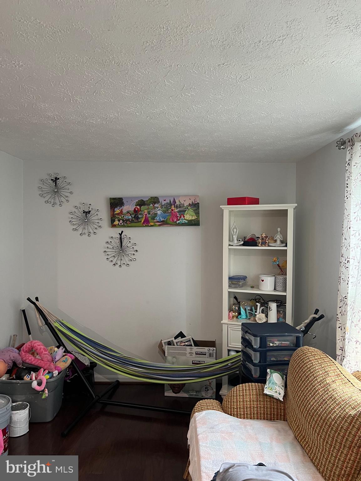 HILLCREST ORCHARDS - Residential