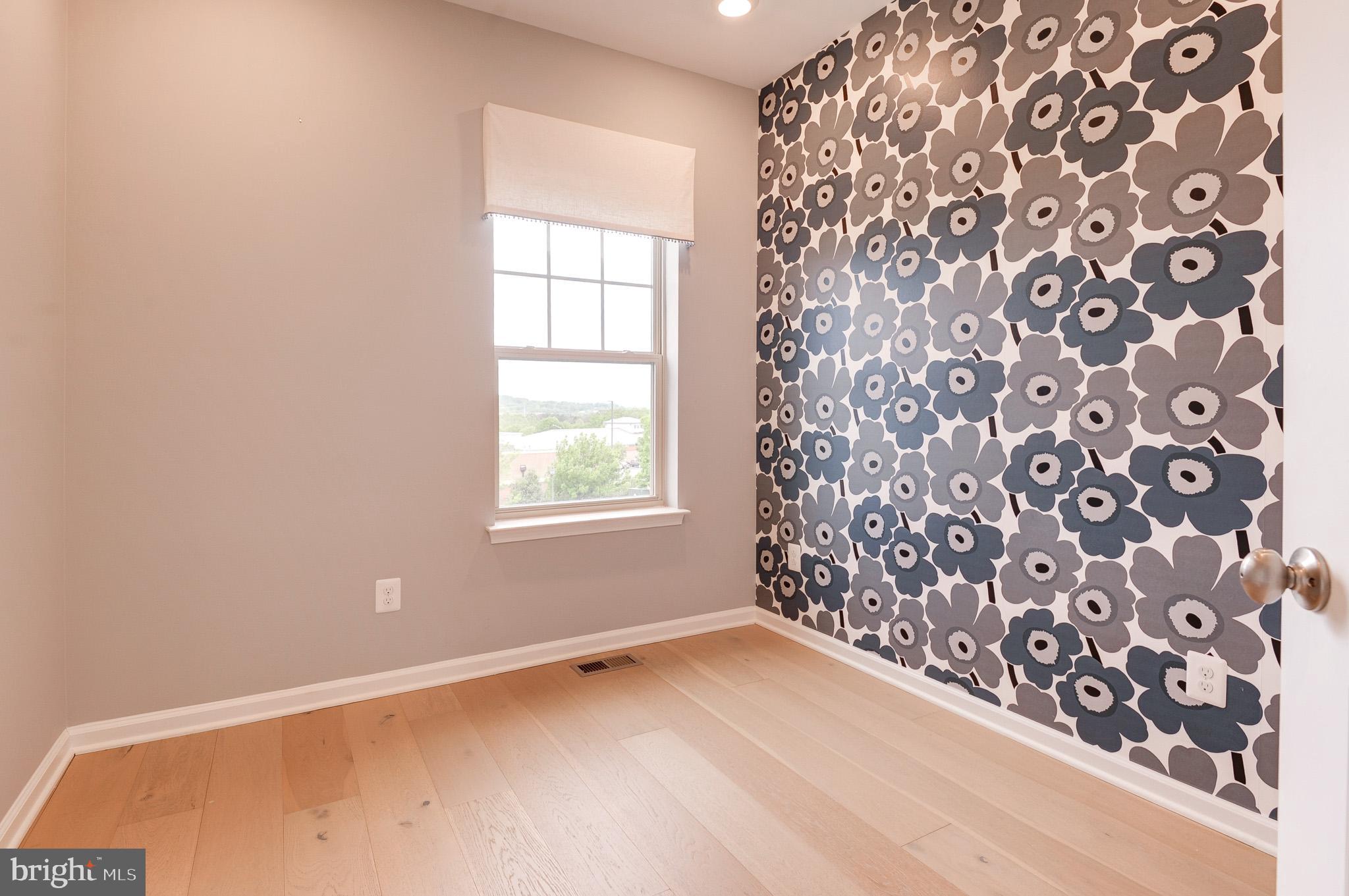 POTOMAC STATION MARKETPLACE - Residential Lease
