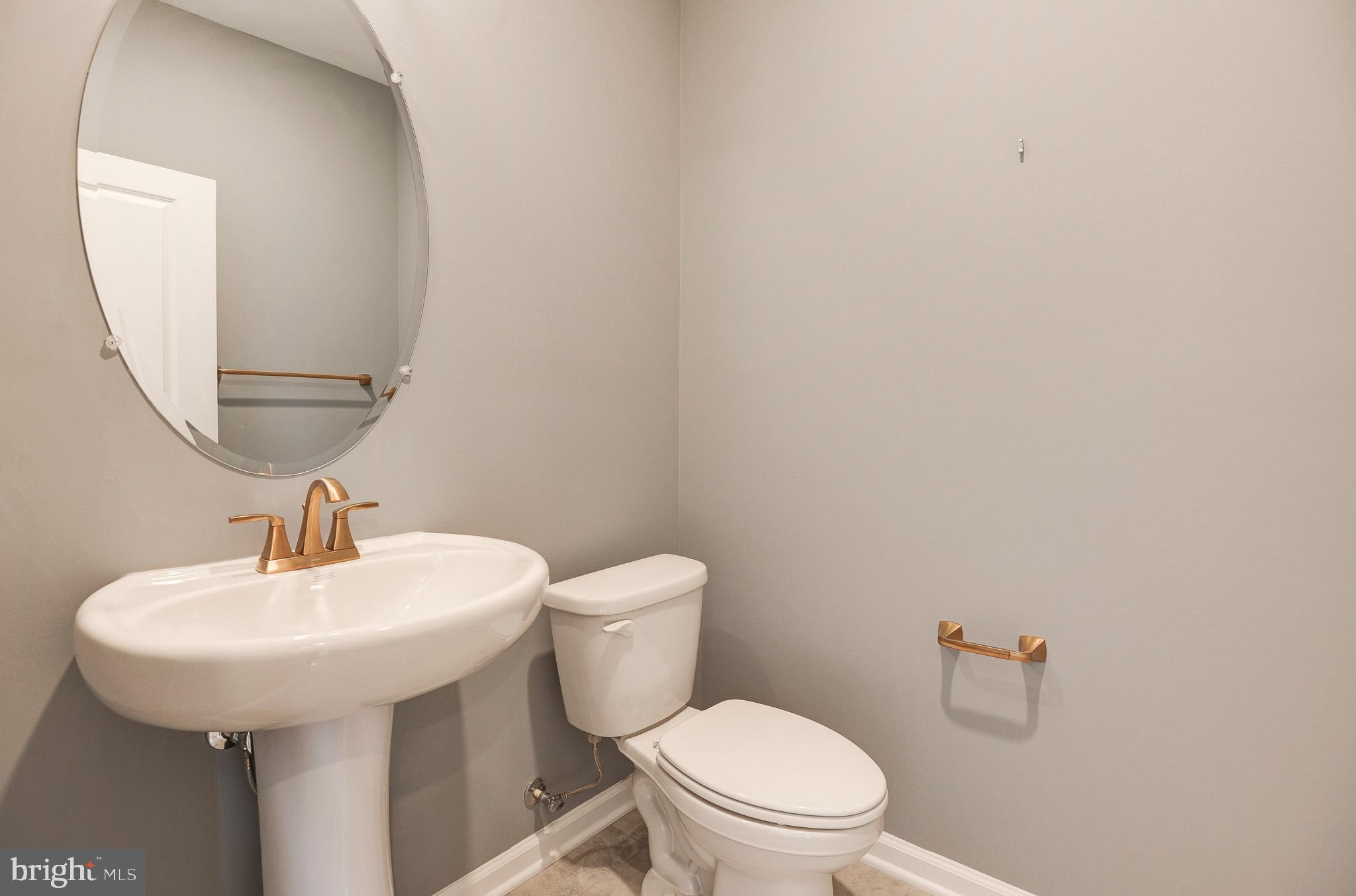 POTOMAC STATION MARKETPLACE - Residential Lease
