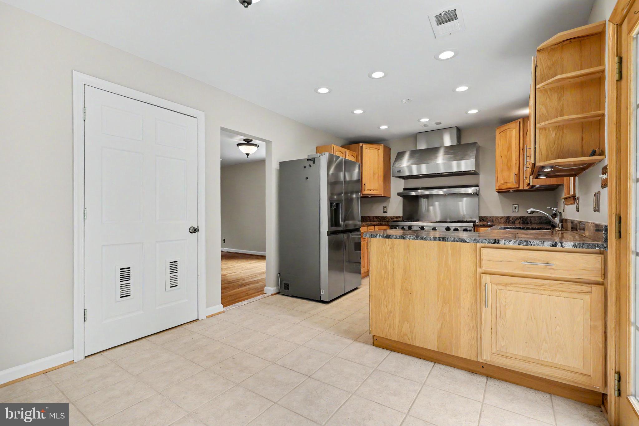 WEST LAWN - Residential
