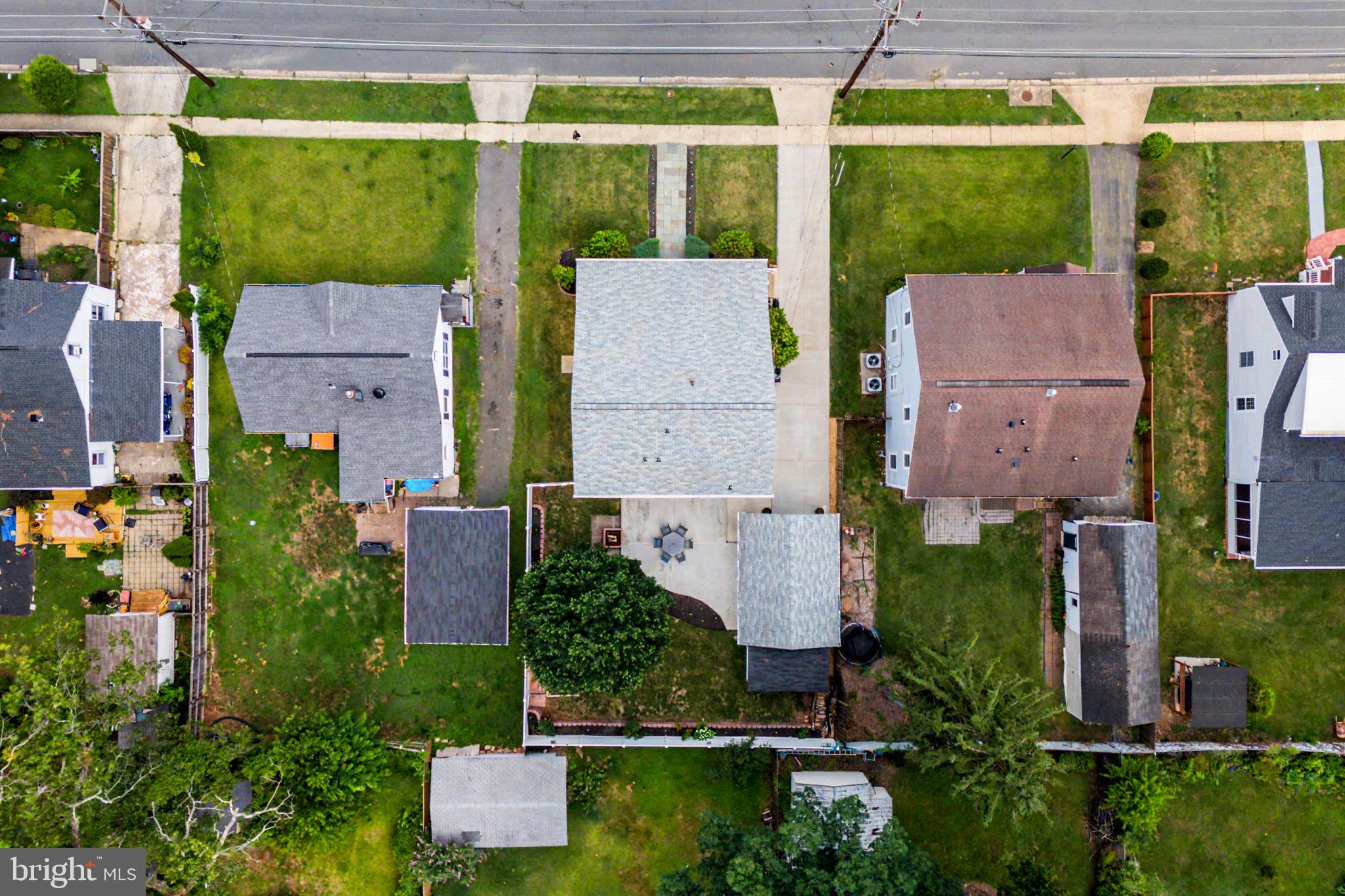 WEST LAWN - Residential