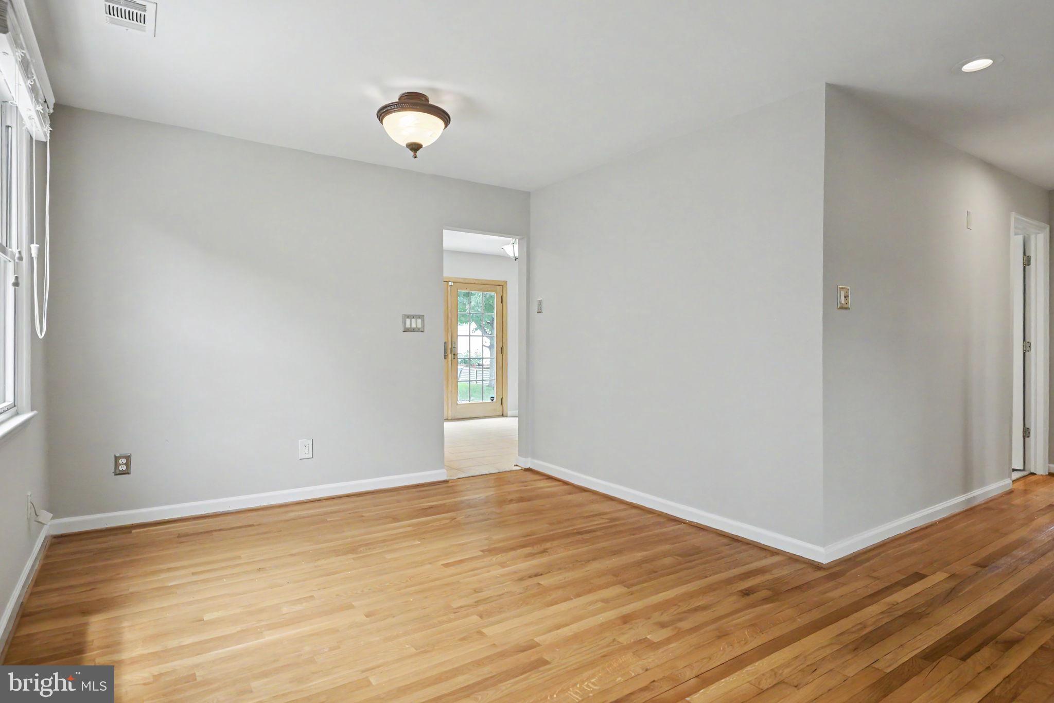 WEST LAWN - Residential