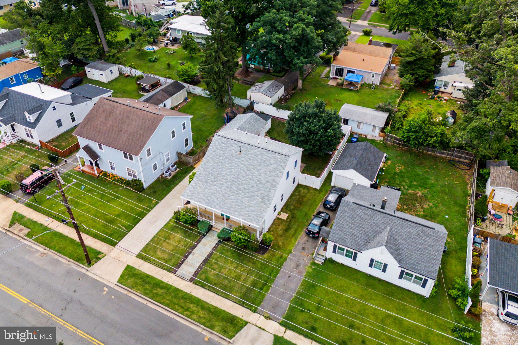 WEST LAWN - Residential