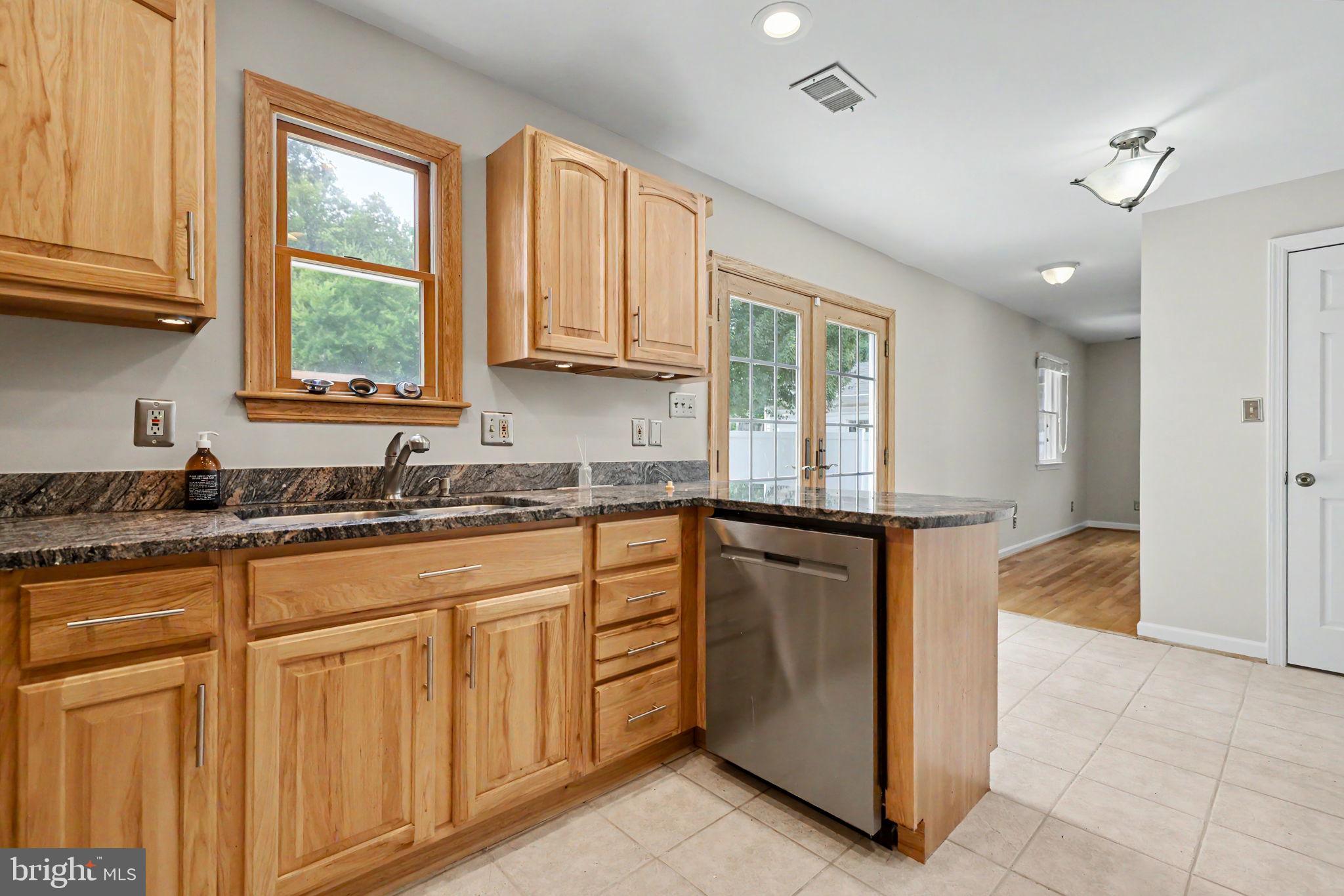 WEST LAWN - Residential