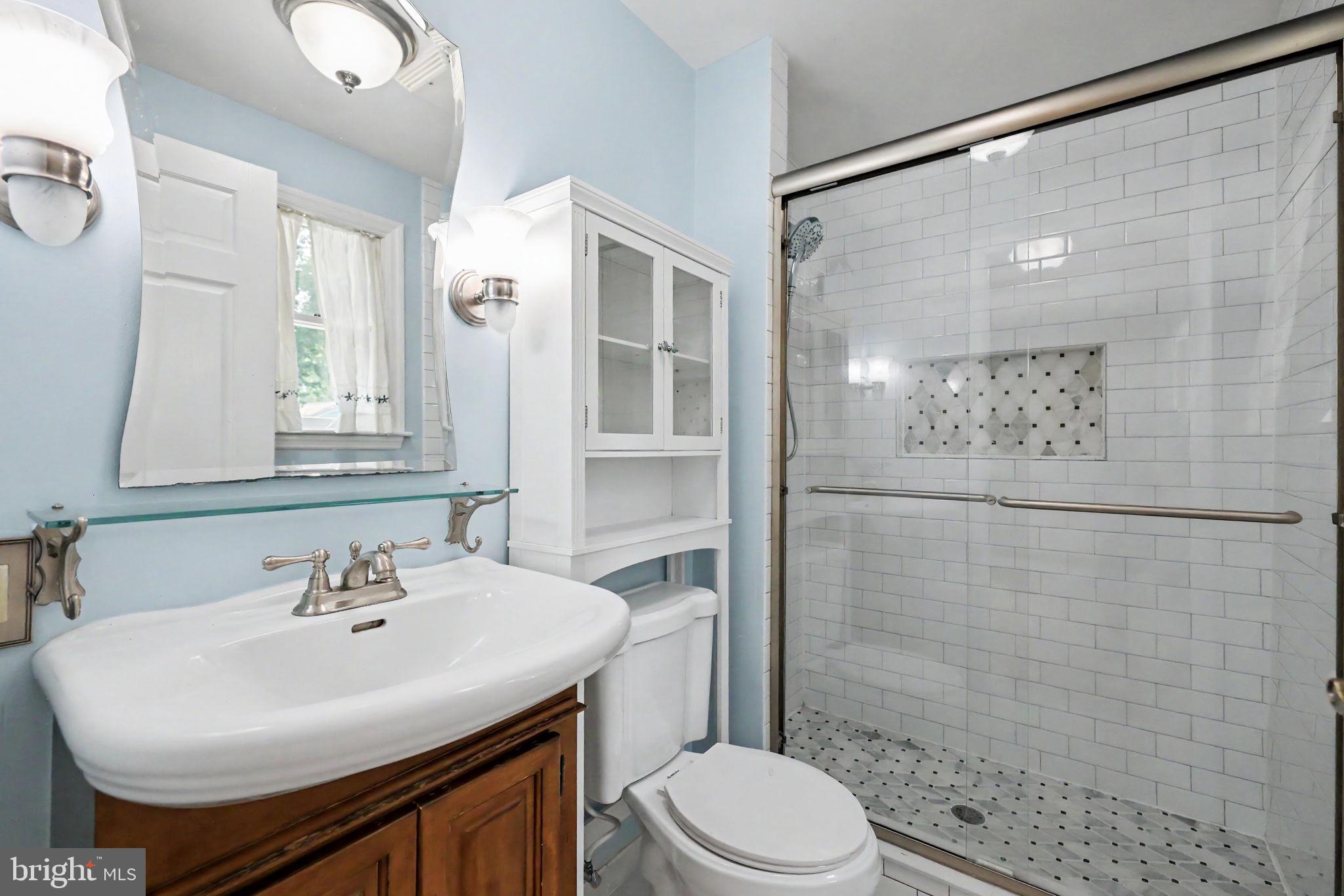 WEST LAWN - Residential