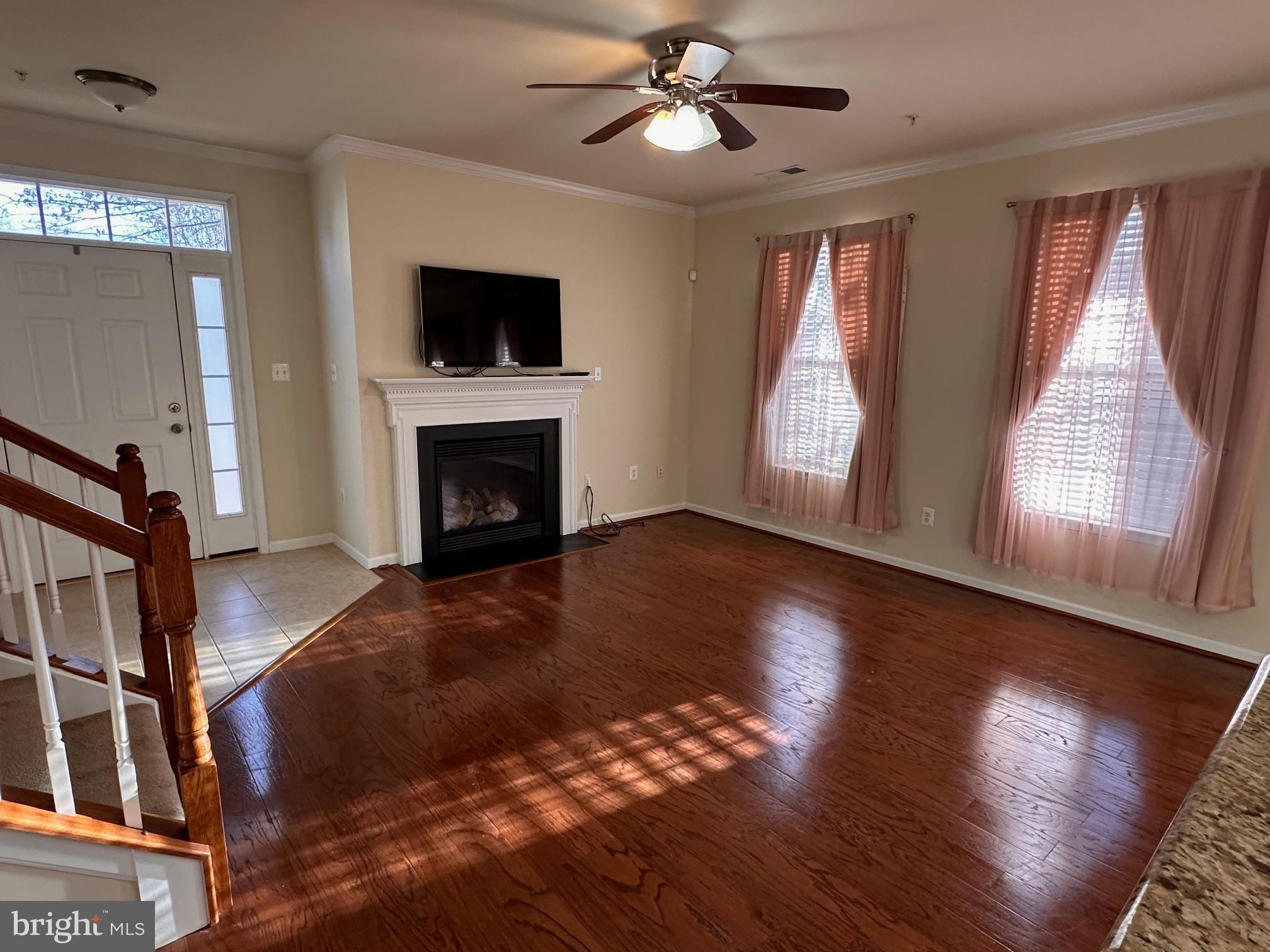 GATEWAY COMMONS - Residential Lease