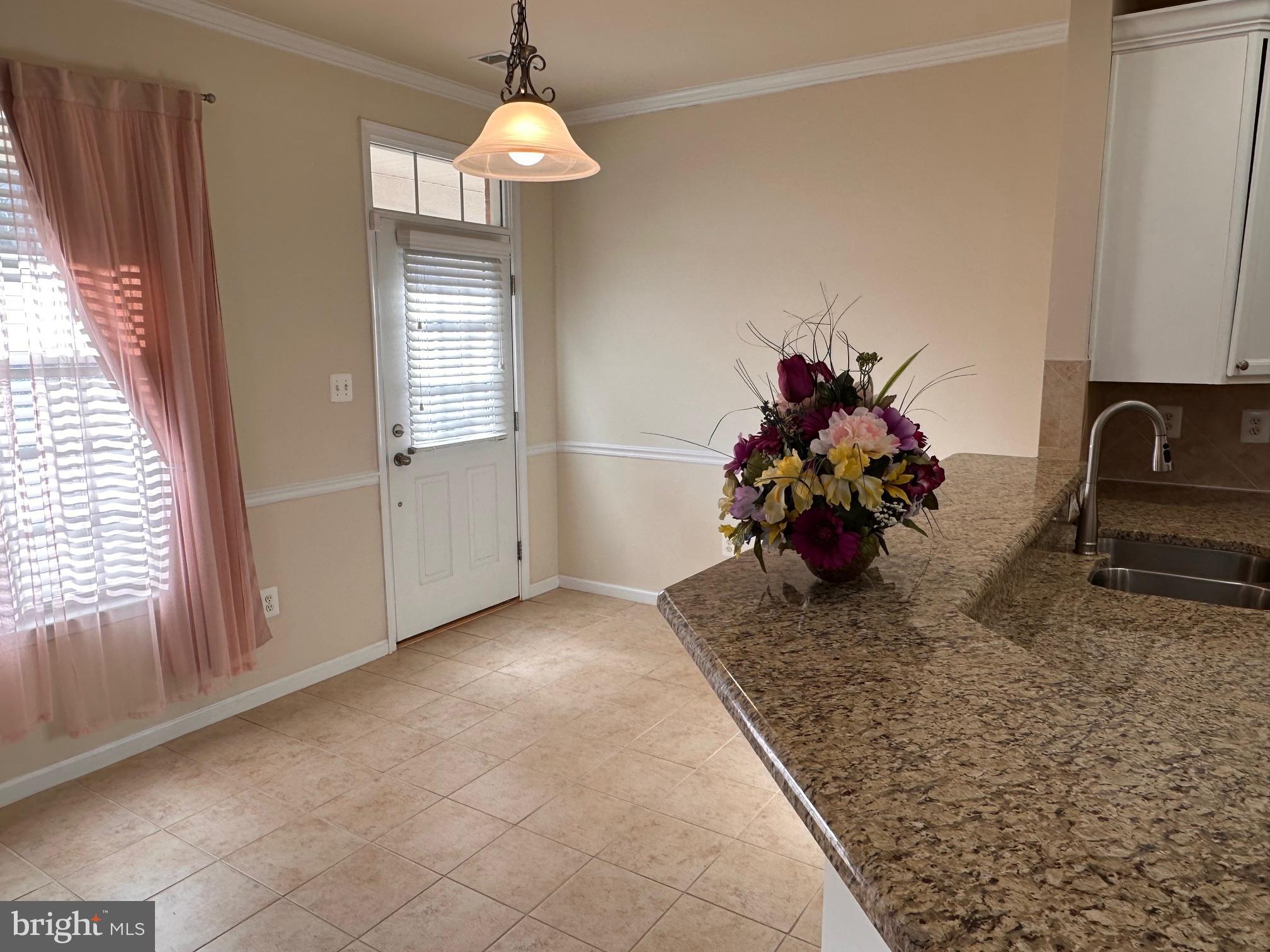 GATEWAY COMMONS - Residential Lease