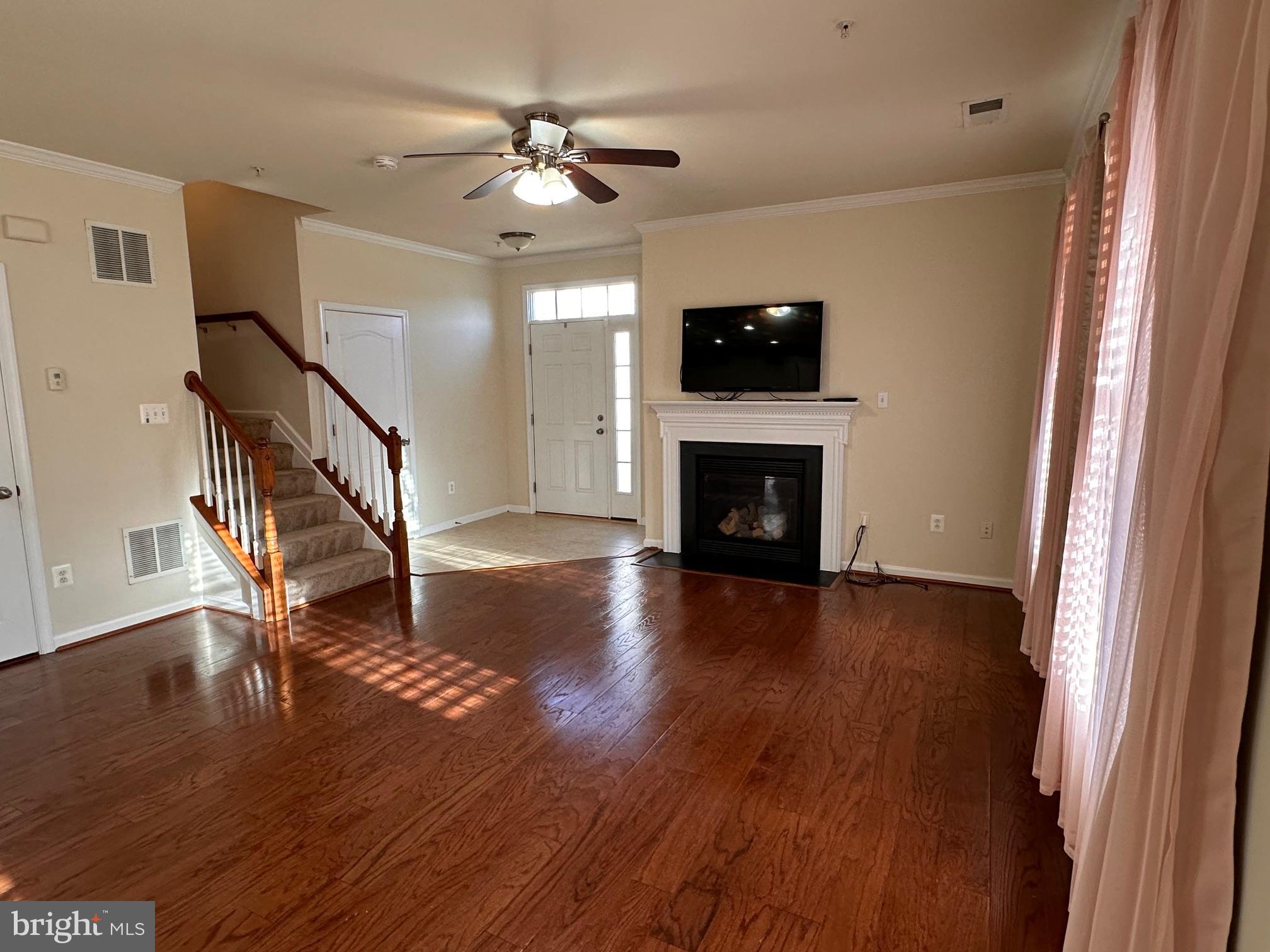GATEWAY COMMONS - Residential Lease