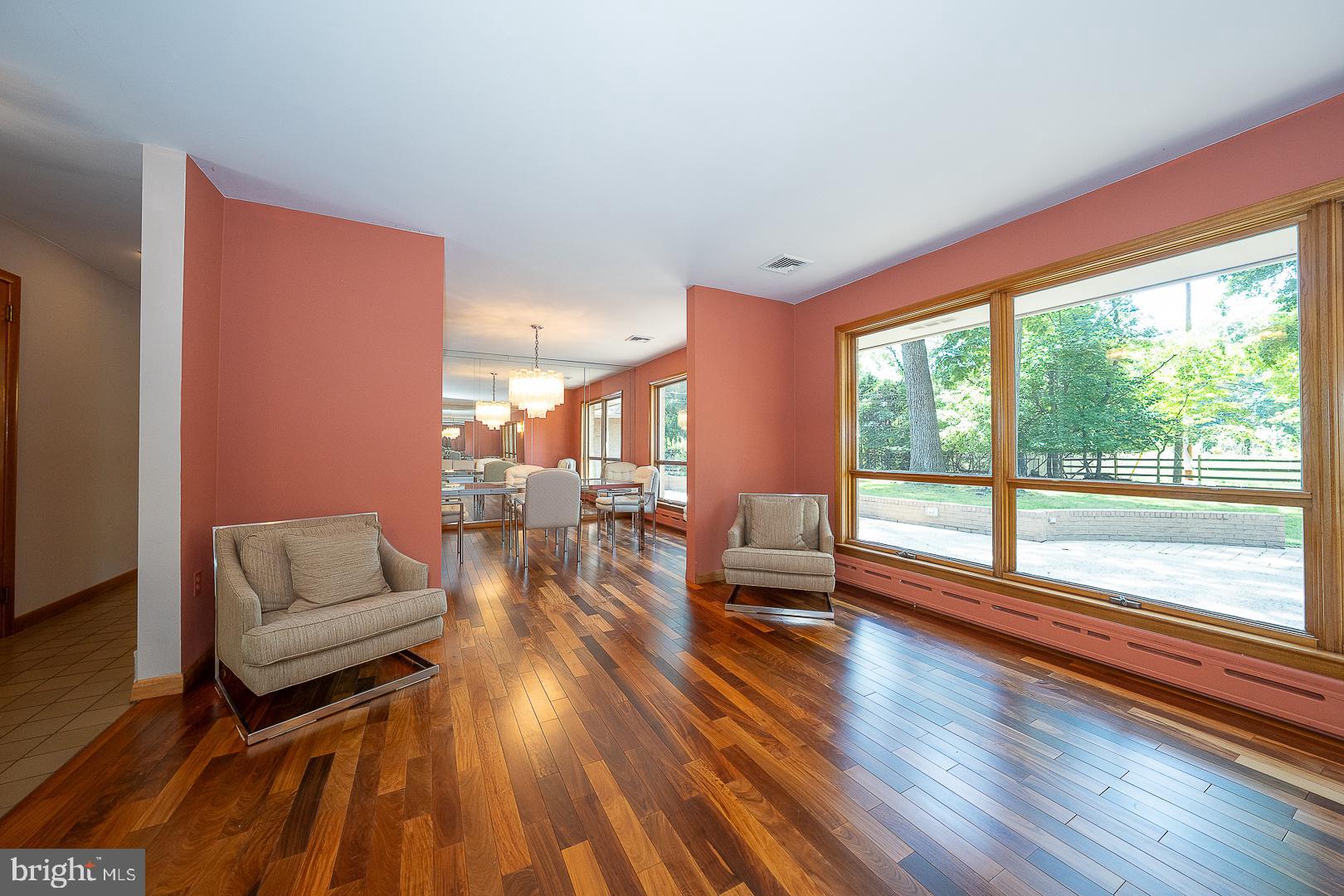 BOB WHITE FARMS - Residential