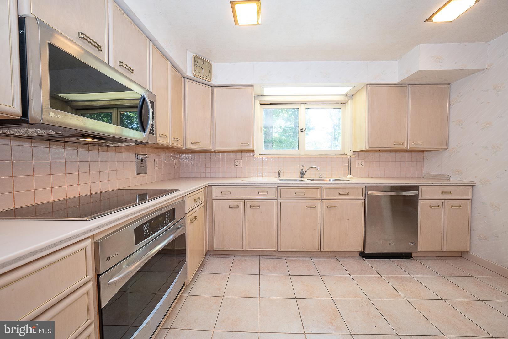 BOB WHITE FARMS - Residential
