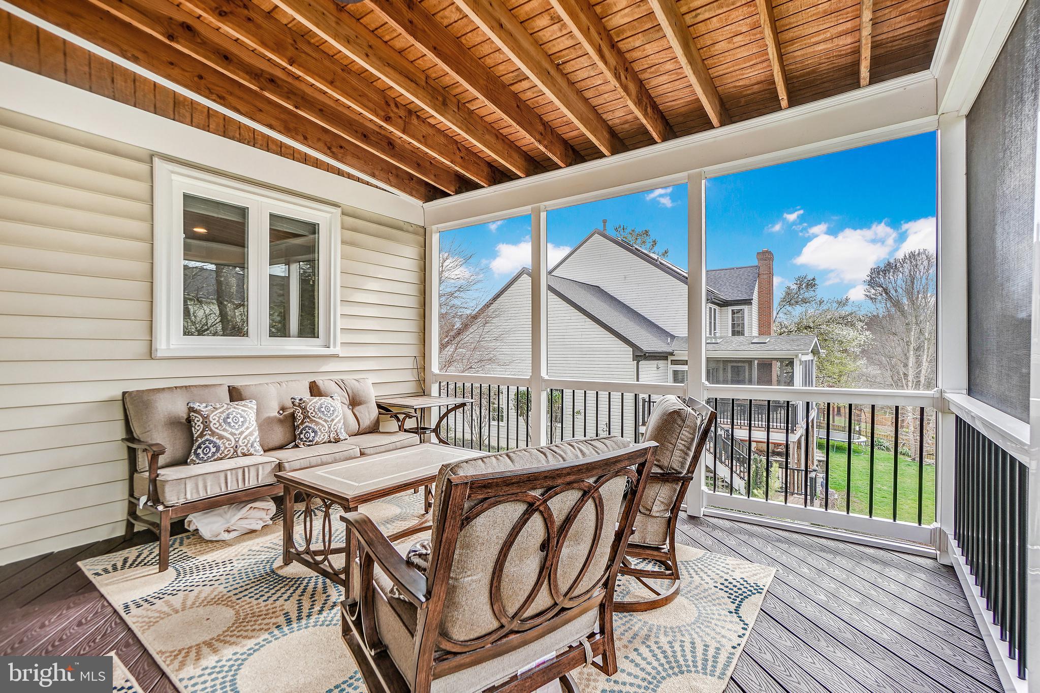 QUINCE ORCHARD KNOLLS - Residential