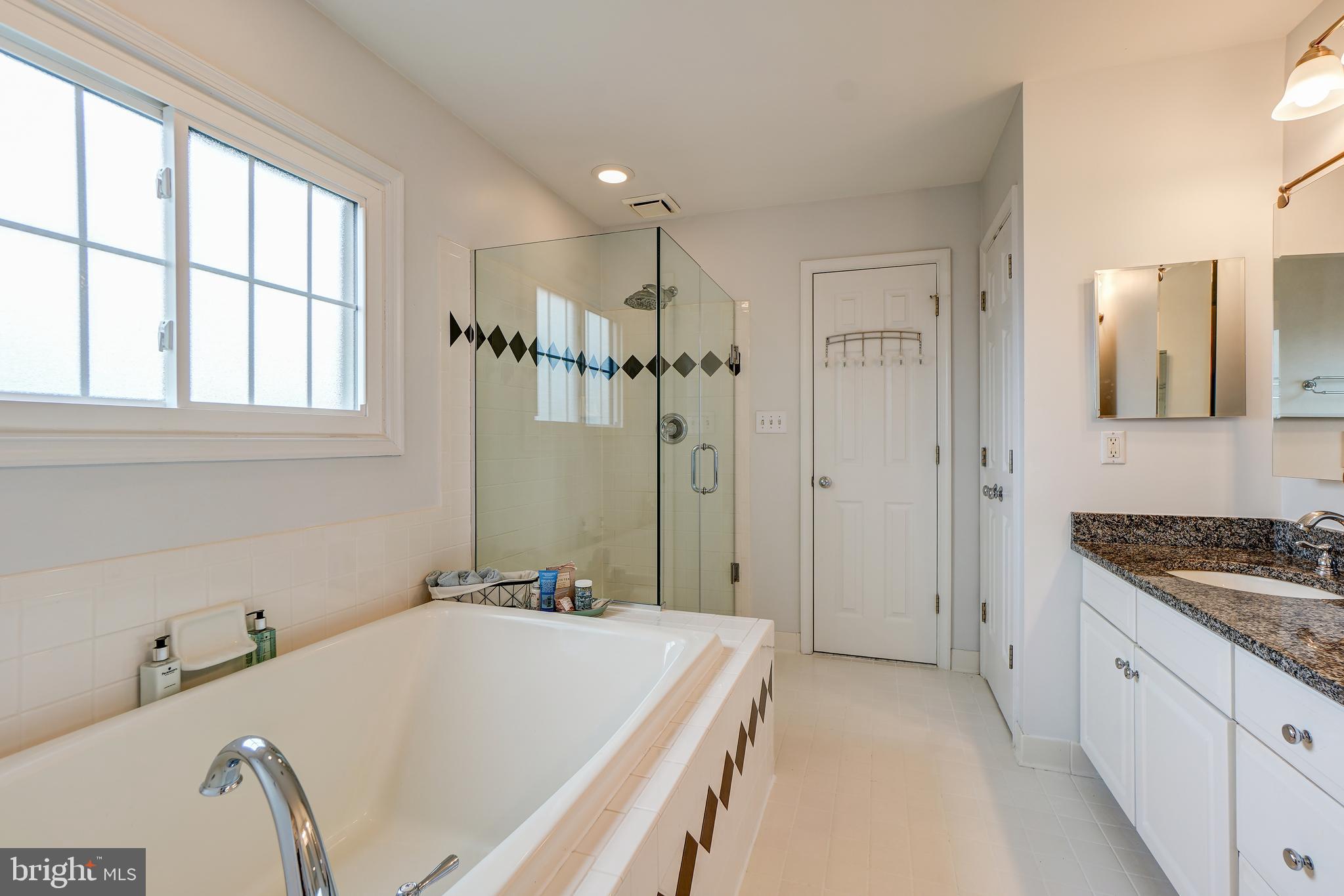QUINCE ORCHARD KNOLLS - Residential