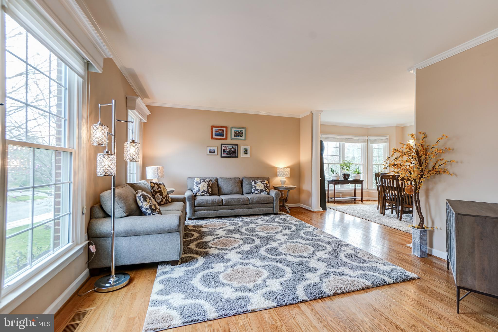 QUINCE ORCHARD KNOLLS - Residential
