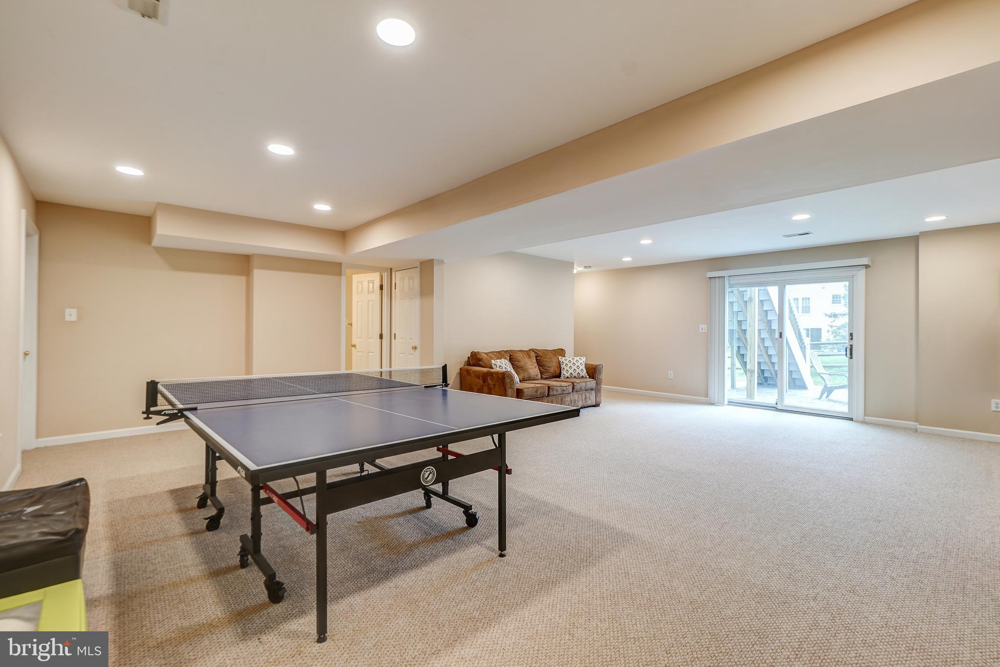 QUINCE ORCHARD KNOLLS - Residential