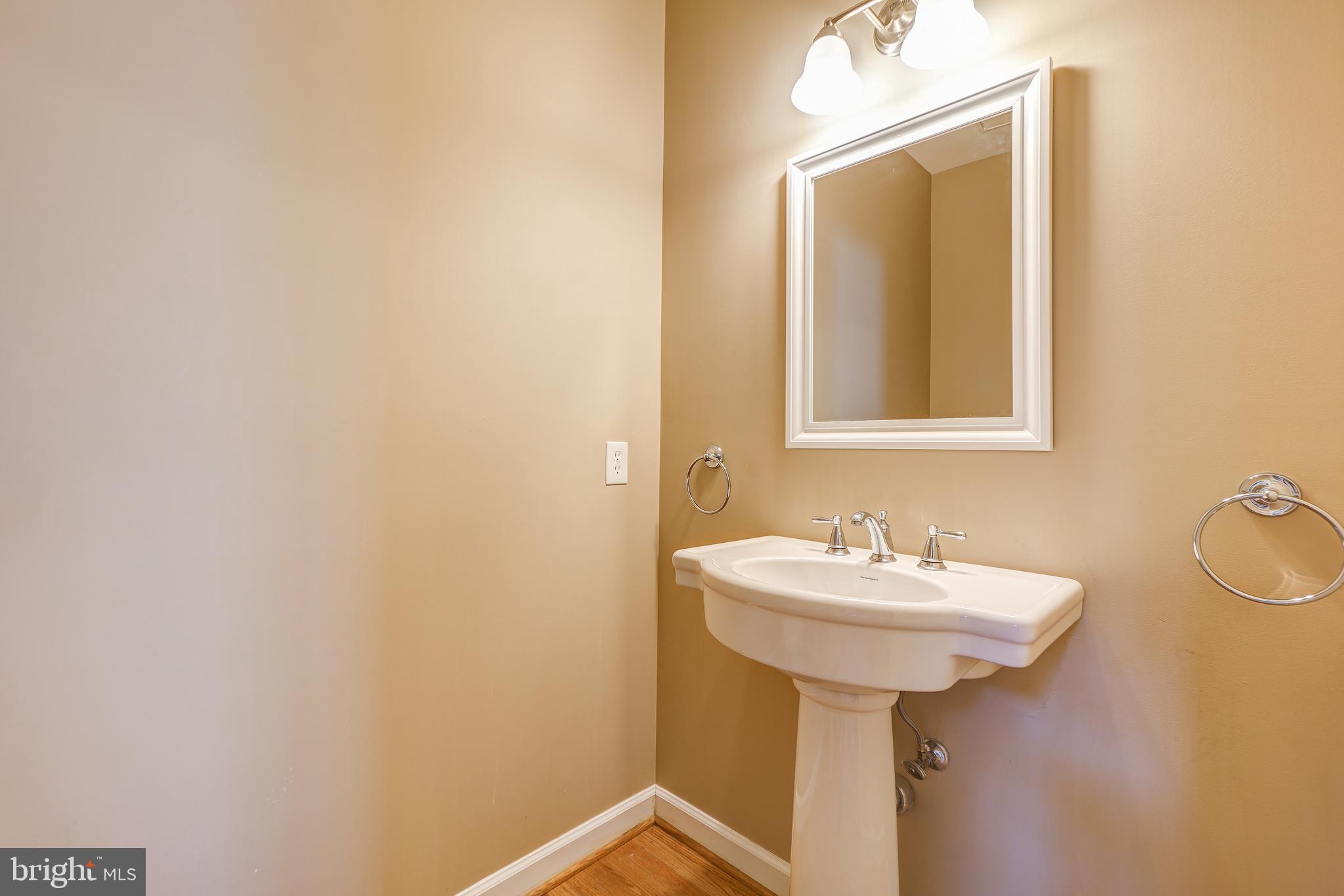 QUINCE ORCHARD KNOLLS - Residential