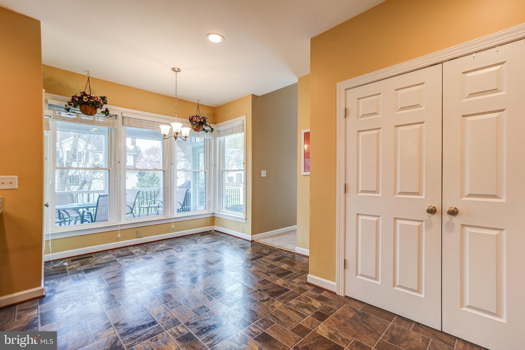 QUINCE ORCHARD KNOLLS - Residential