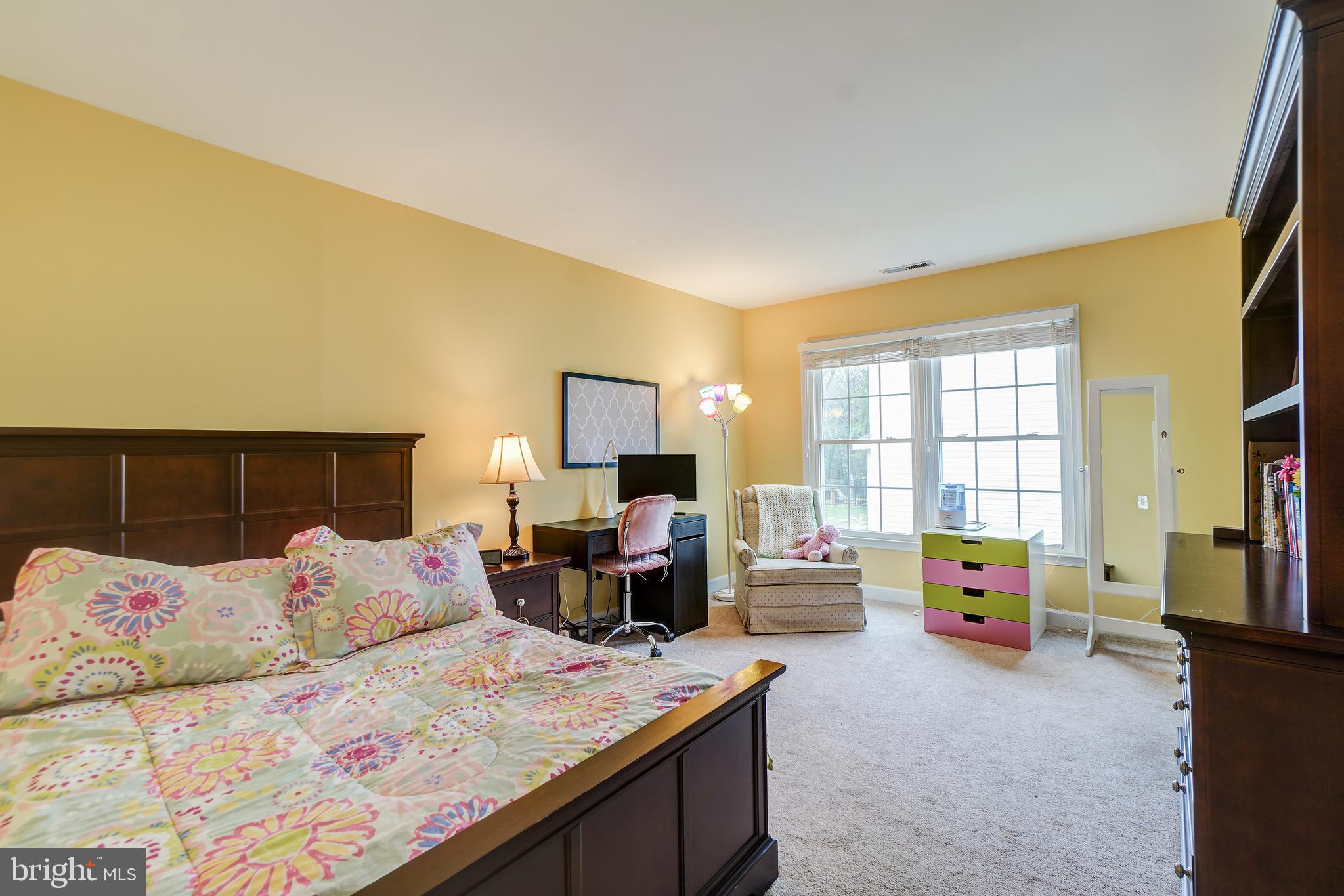 QUINCE ORCHARD KNOLLS - Residential