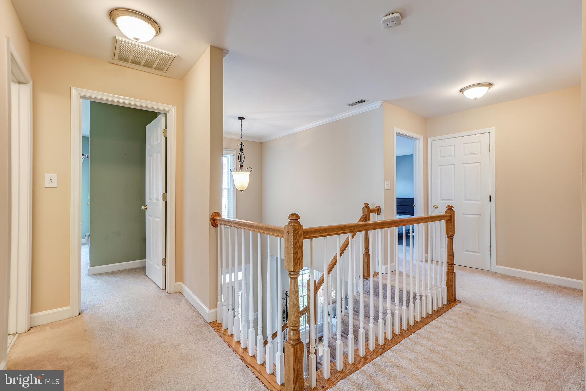 QUINCE ORCHARD KNOLLS - Residential