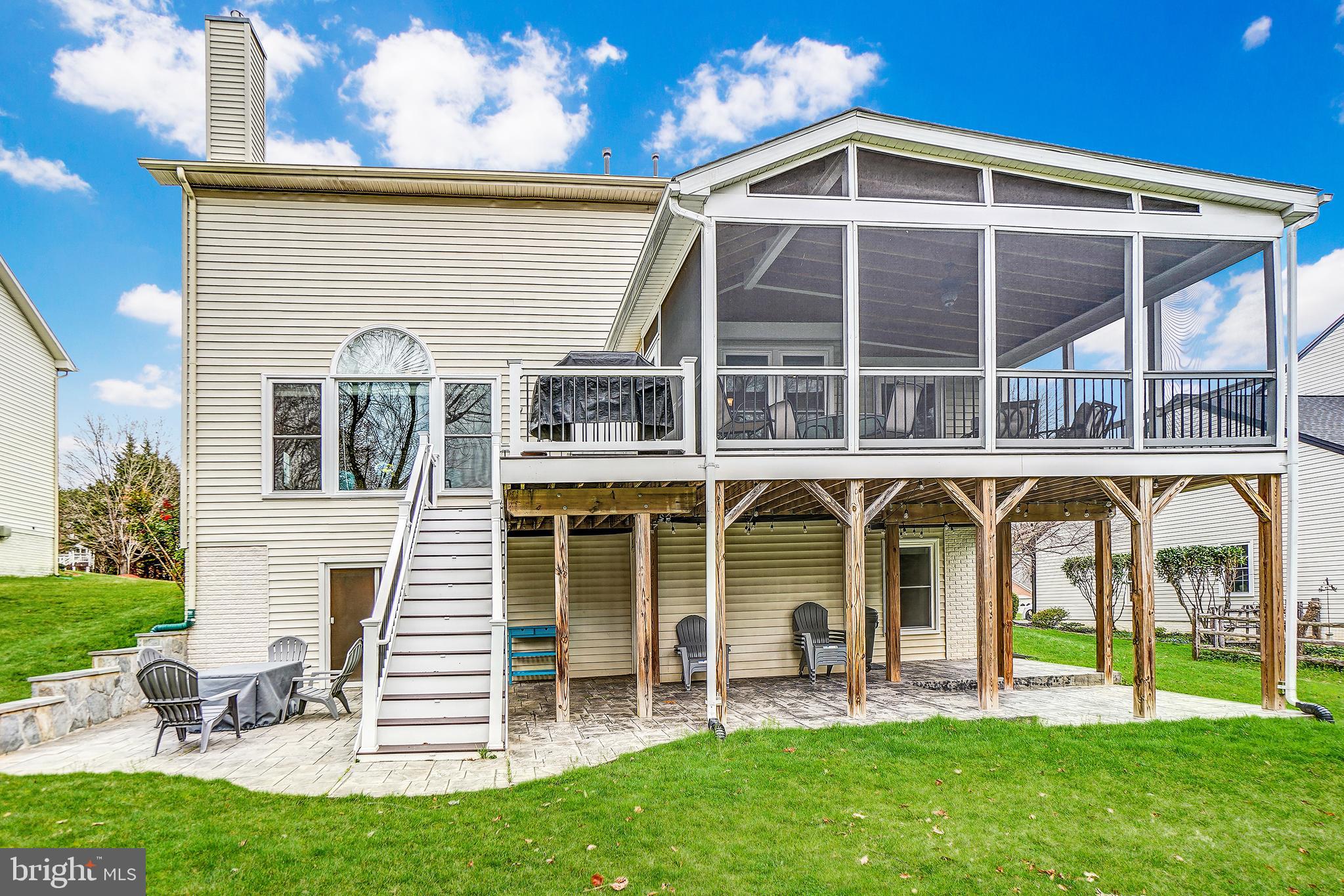 QUINCE ORCHARD KNOLLS - Residential