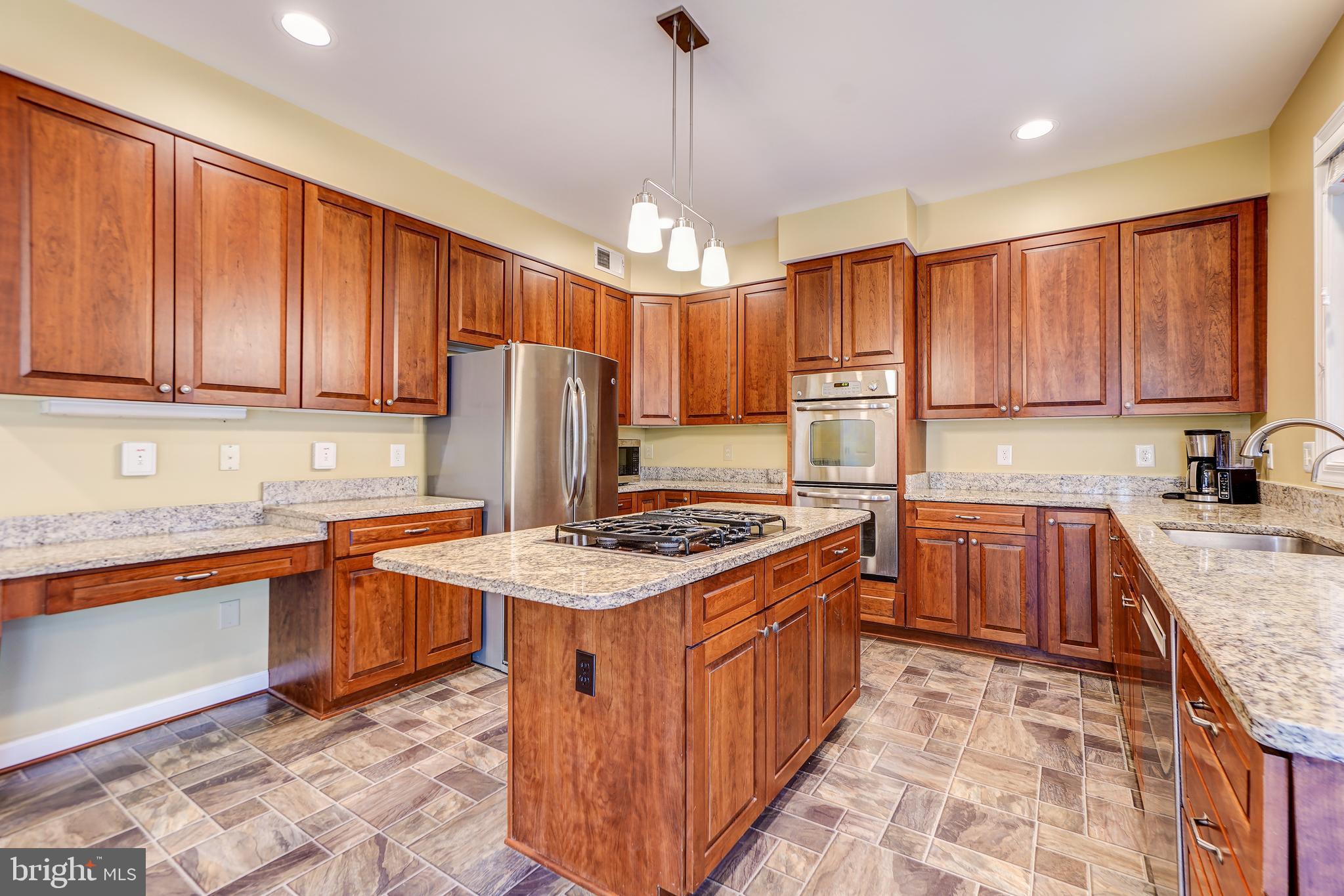 QUINCE ORCHARD KNOLLS - Residential