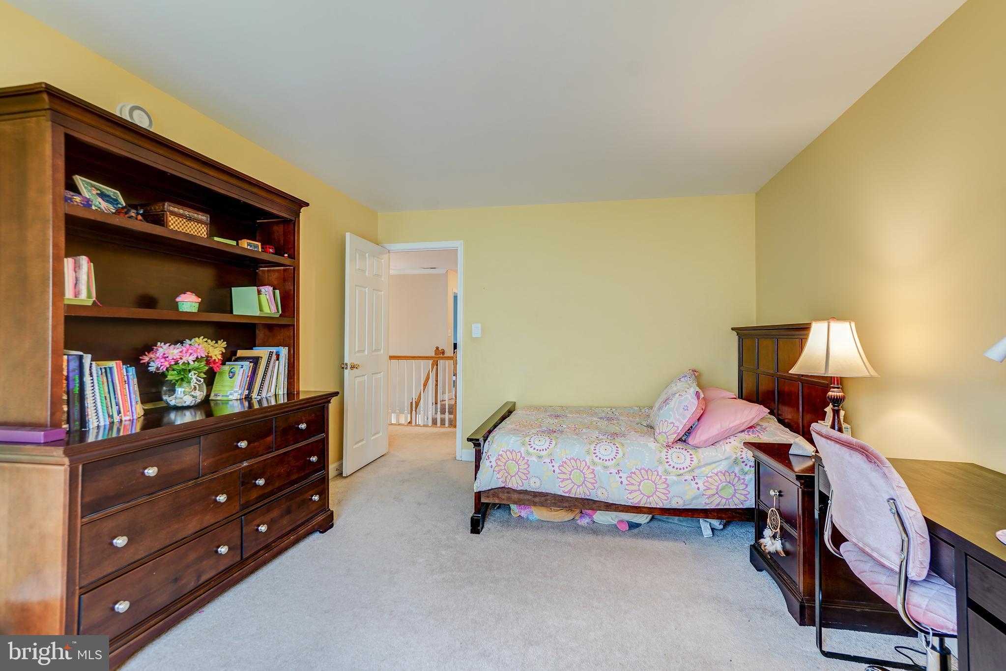QUINCE ORCHARD KNOLLS - Residential