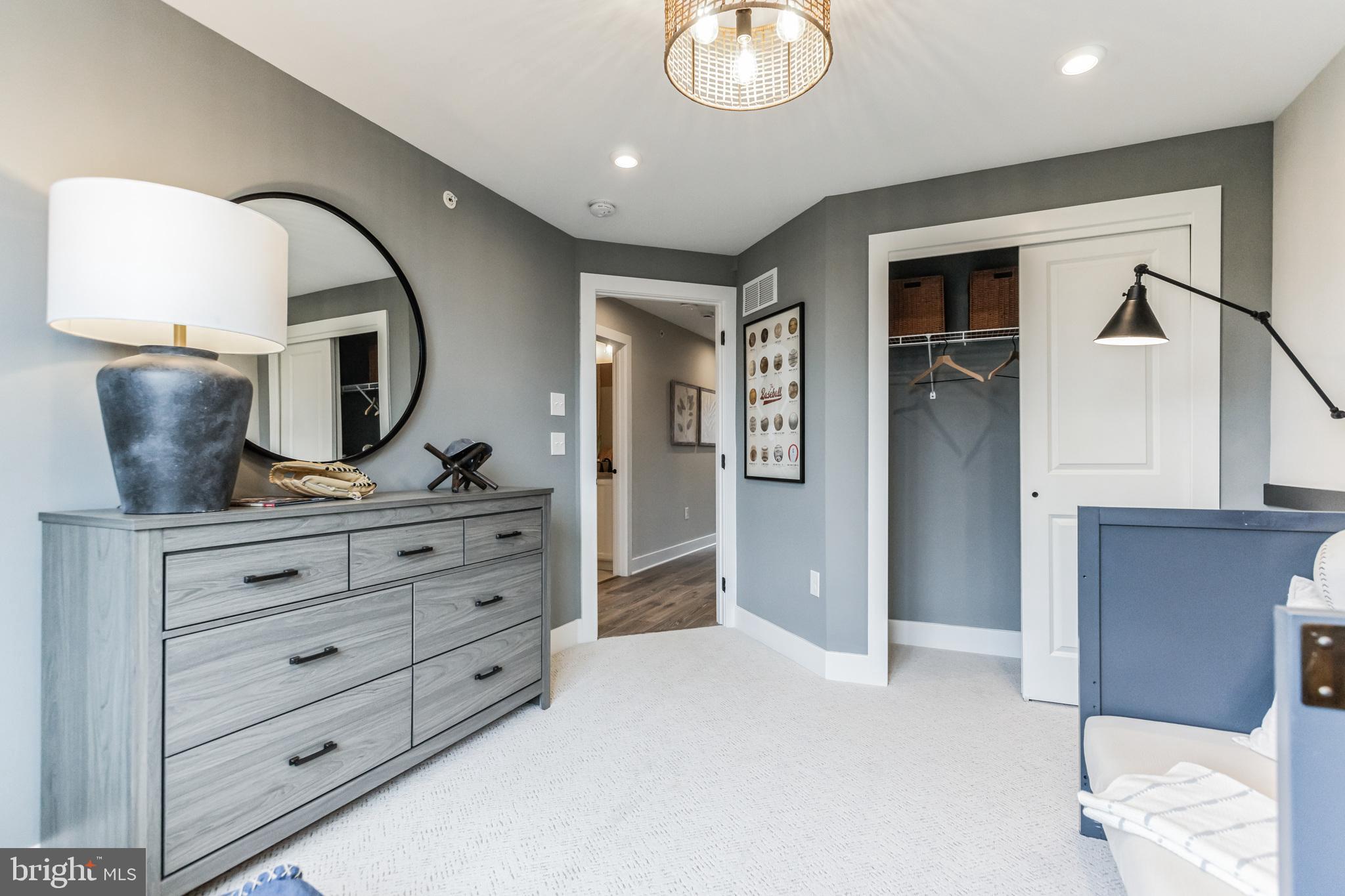 WESTVIEW SQUARE - Residential