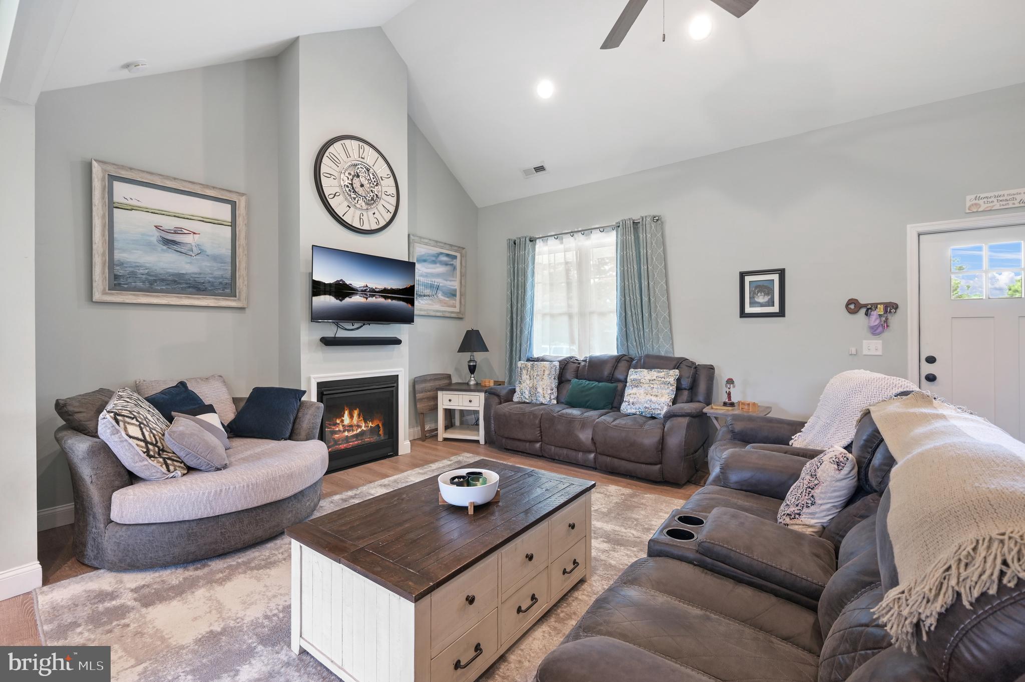 HOLIDAY HARBOR - Residential