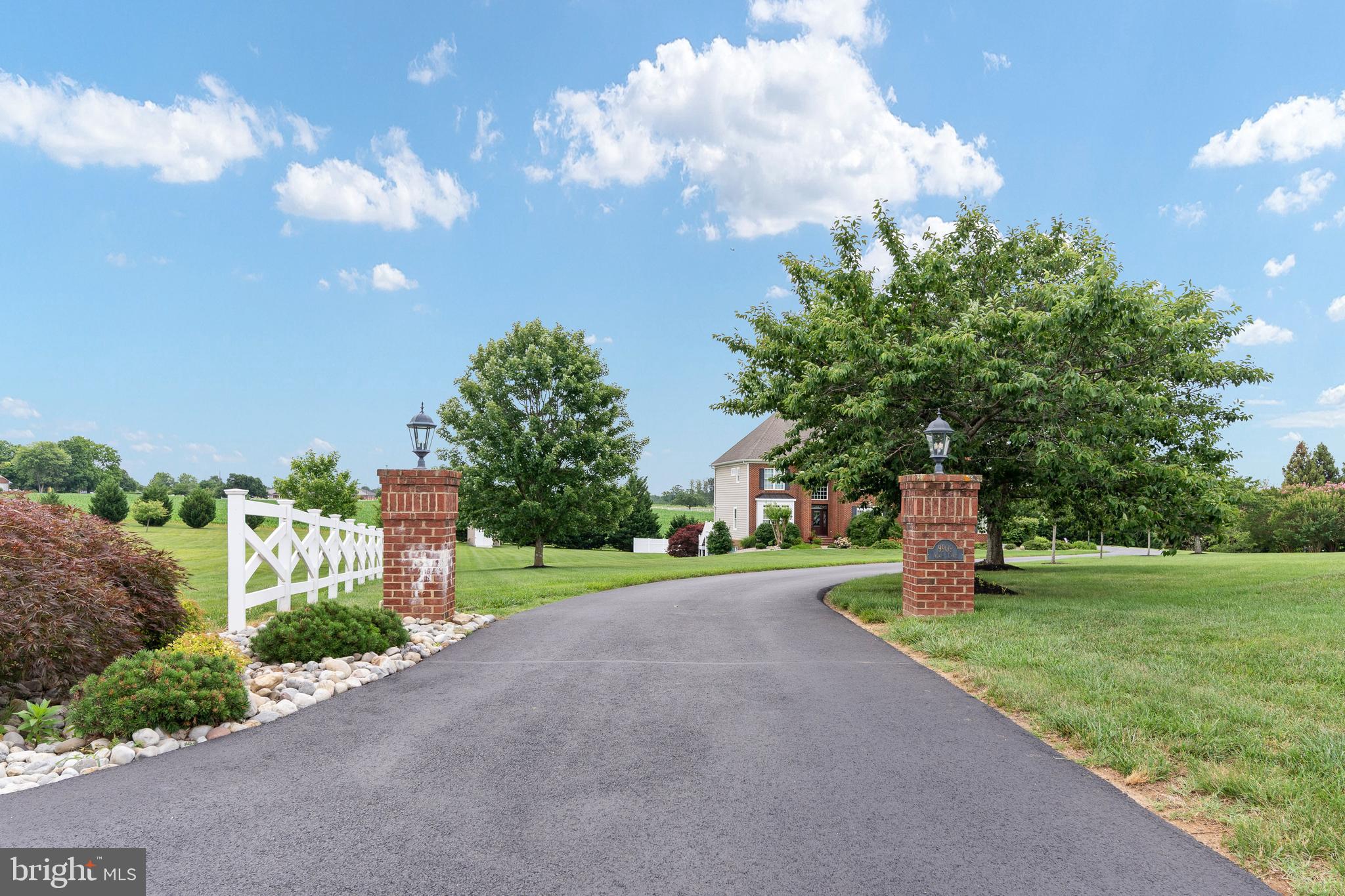 BLOOMSBURY FARM ESTATES - Residential