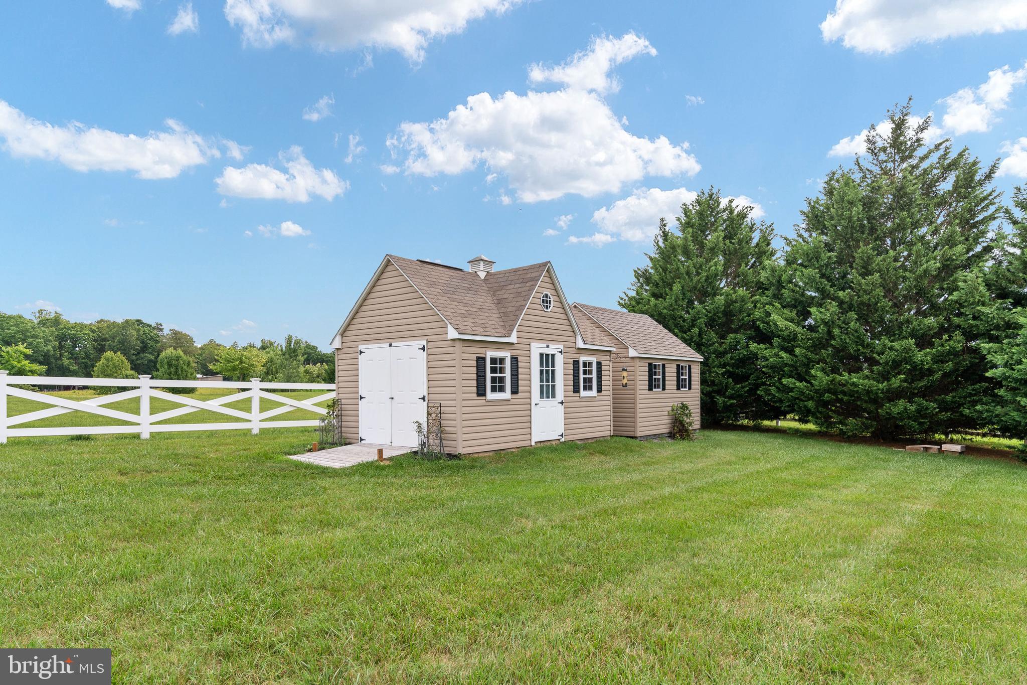 BLOOMSBURY FARM ESTATES - Residential