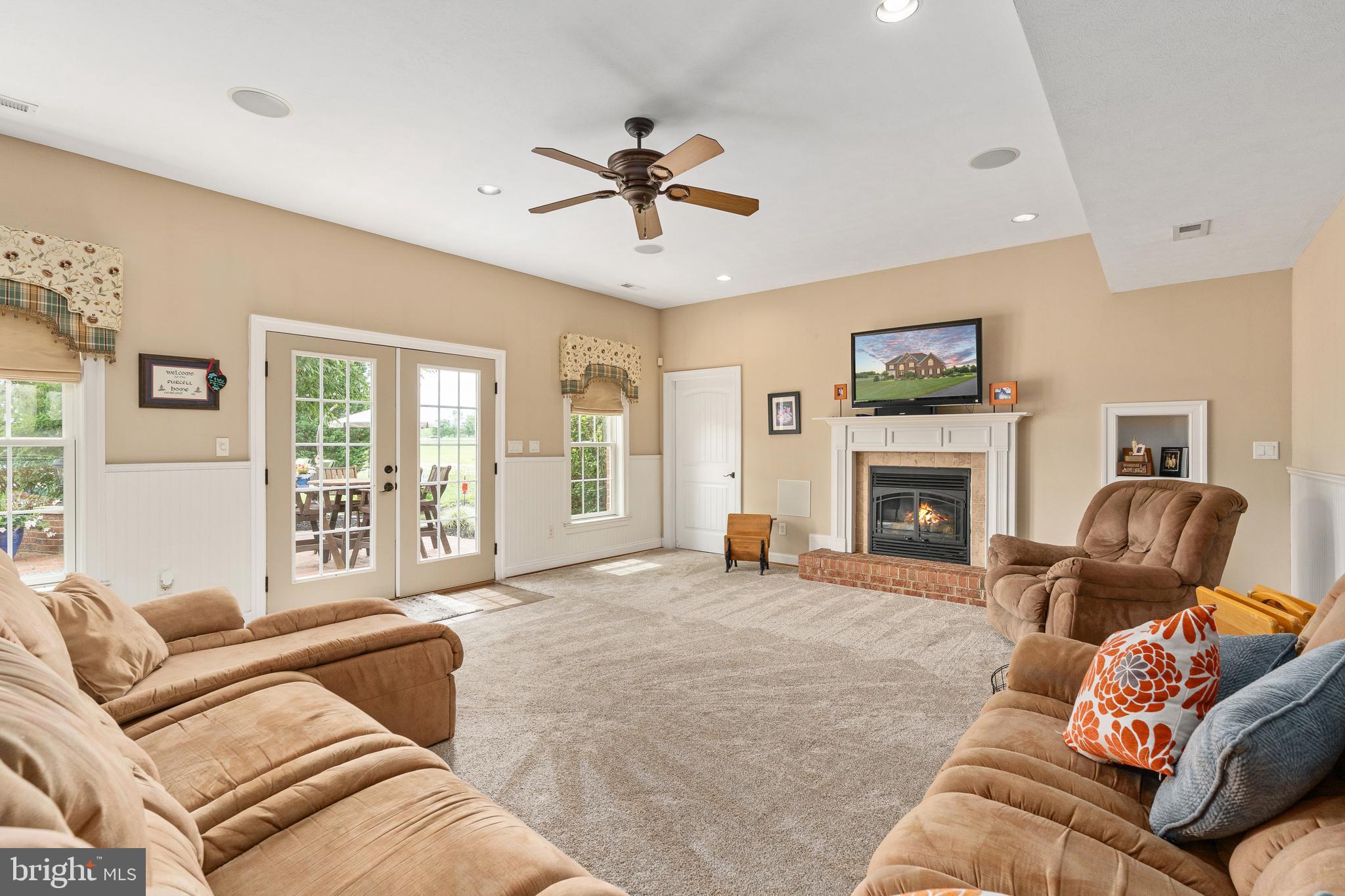 BLOOMSBURY FARM ESTATES - Residential