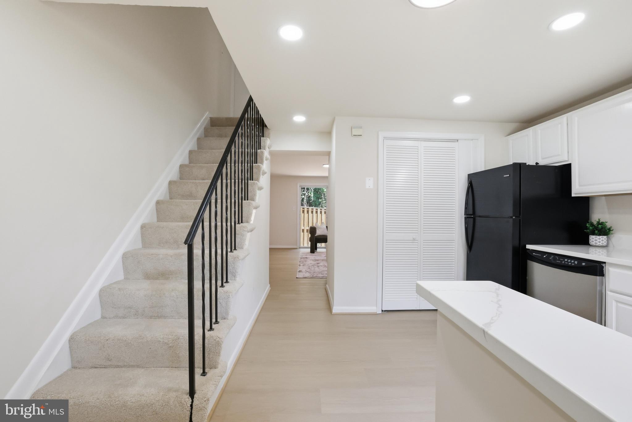 WINDMILL SQUARE - Residential