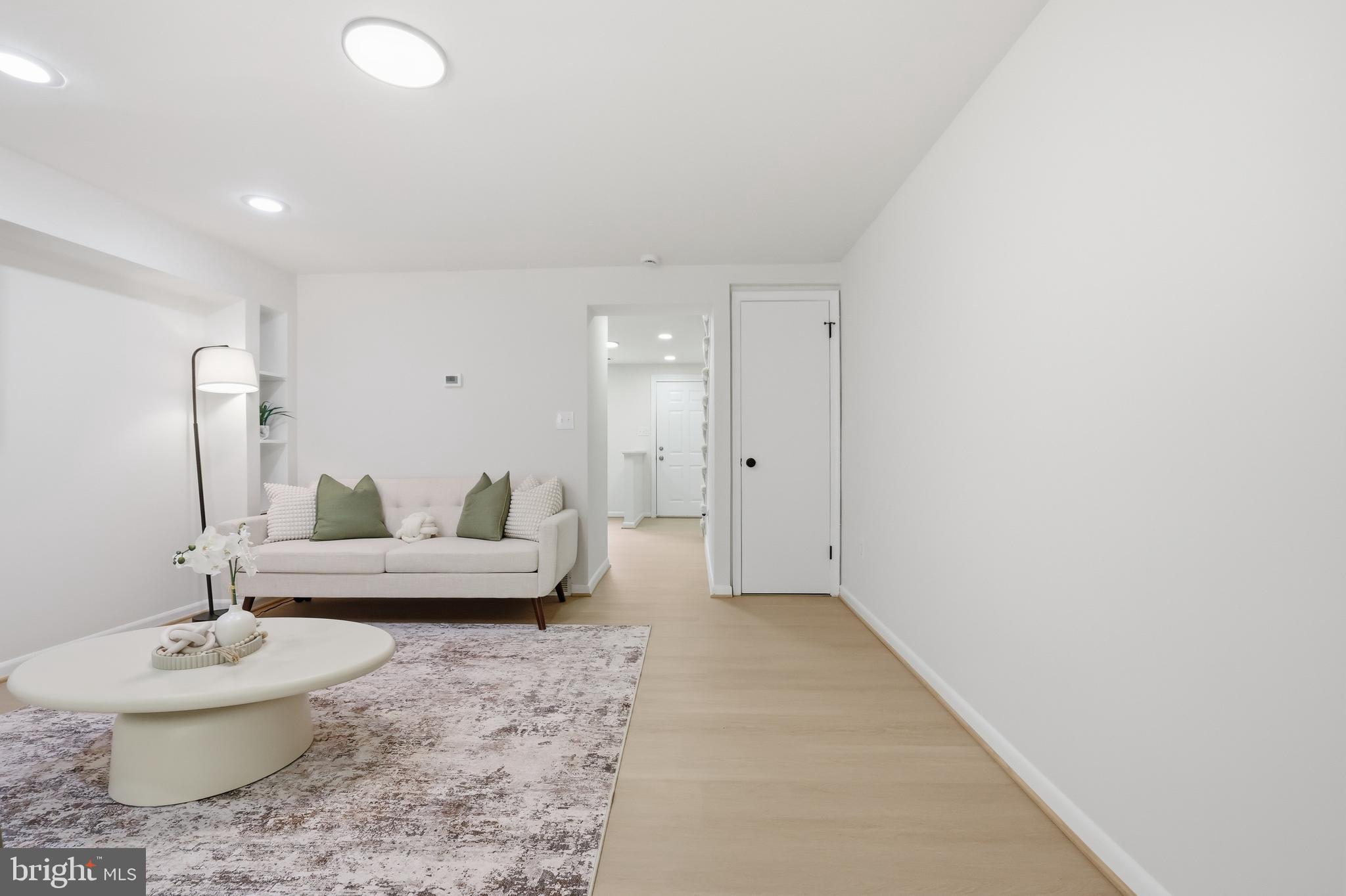 WINDMILL SQUARE - Residential
