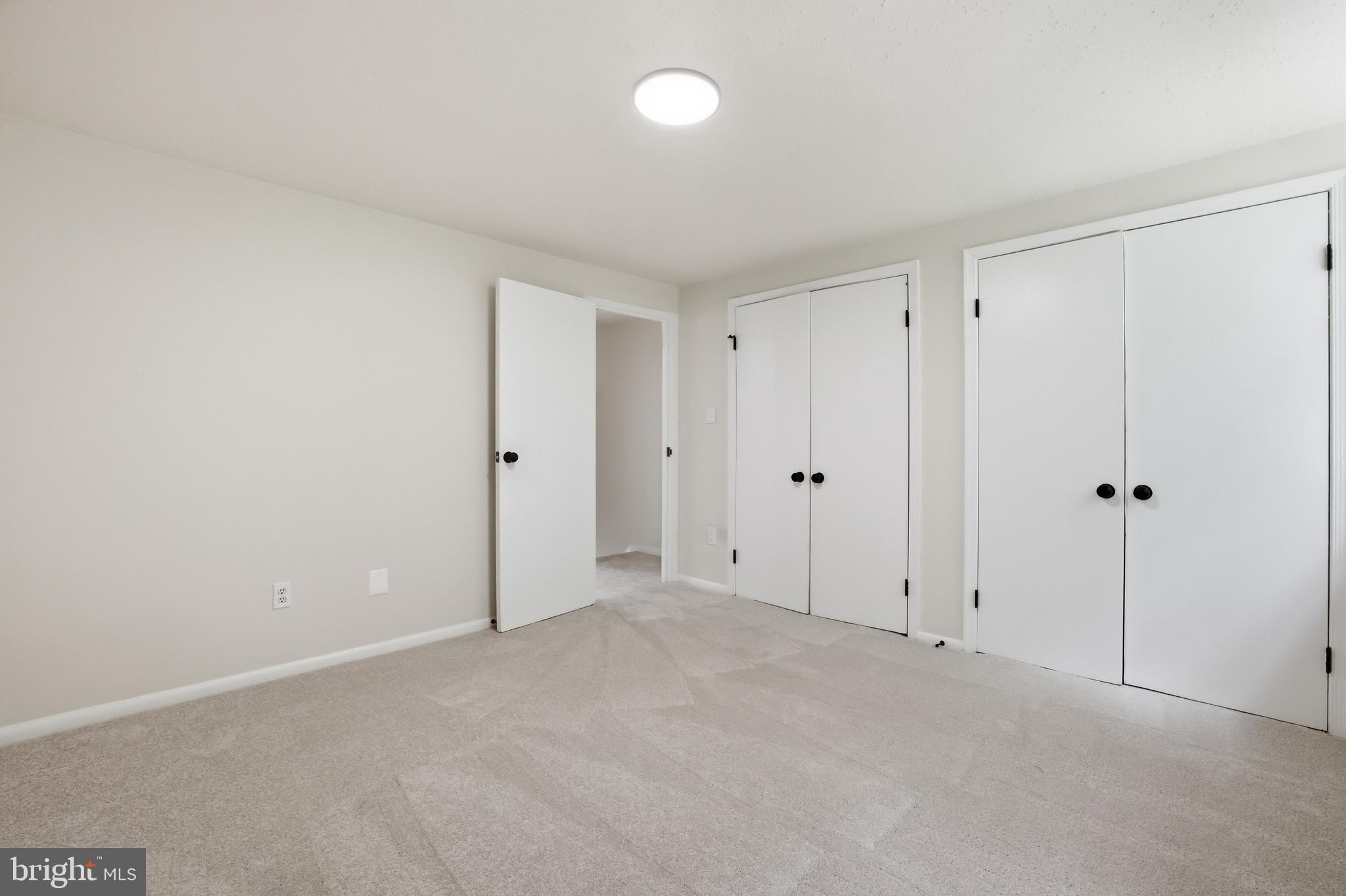 WINDMILL SQUARE - Residential