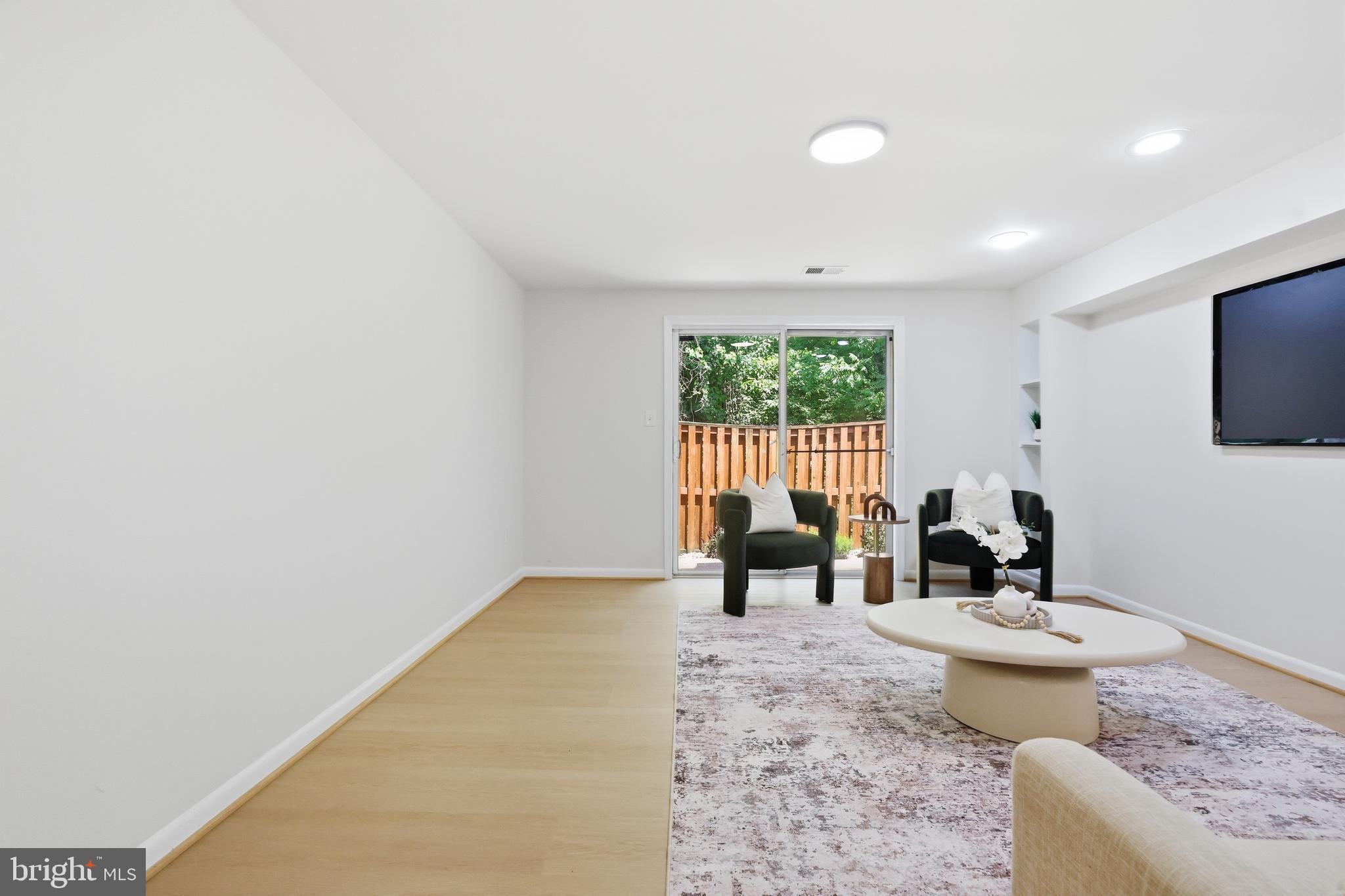 WINDMILL SQUARE - Residential