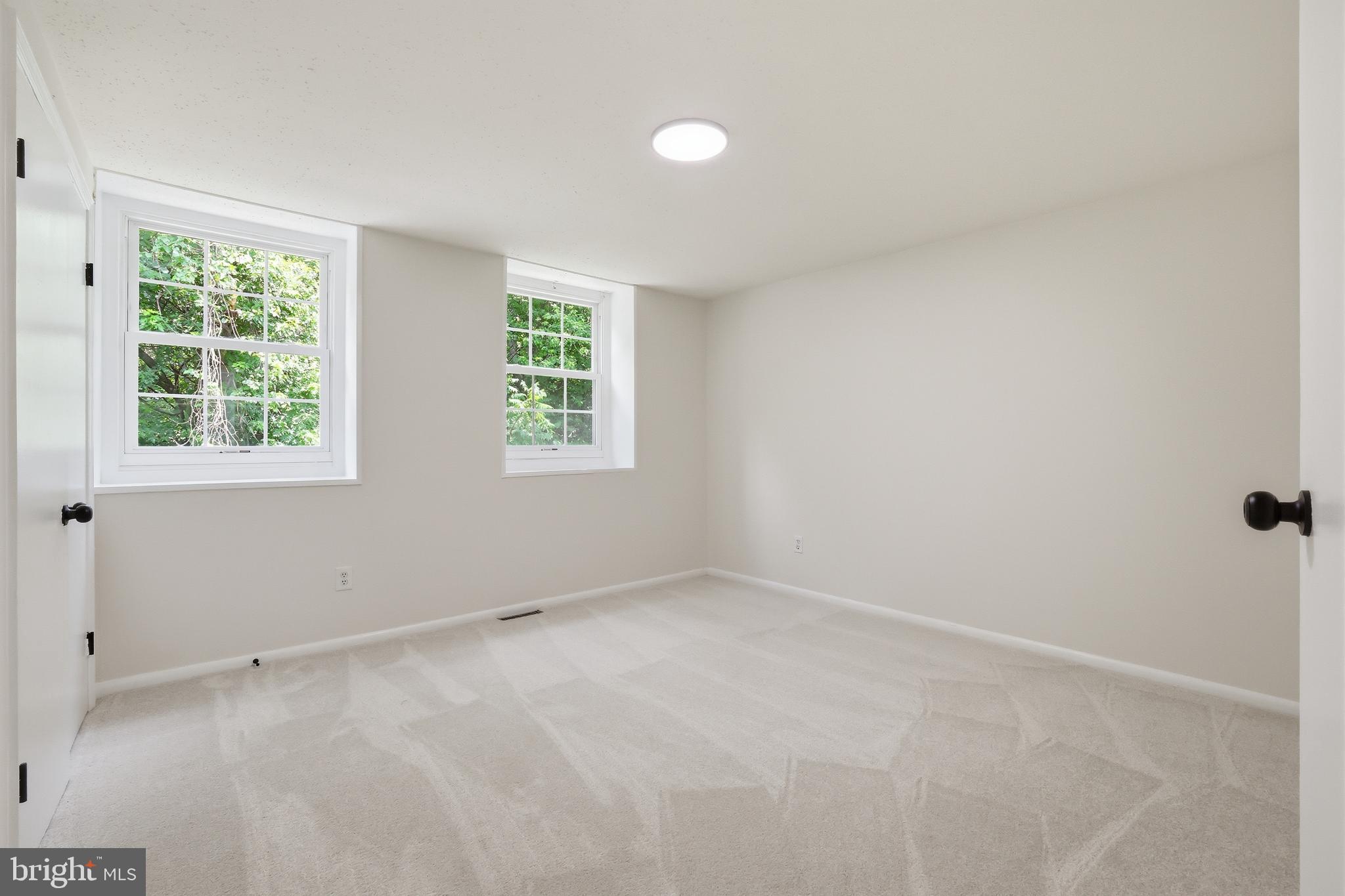 WINDMILL SQUARE - Residential