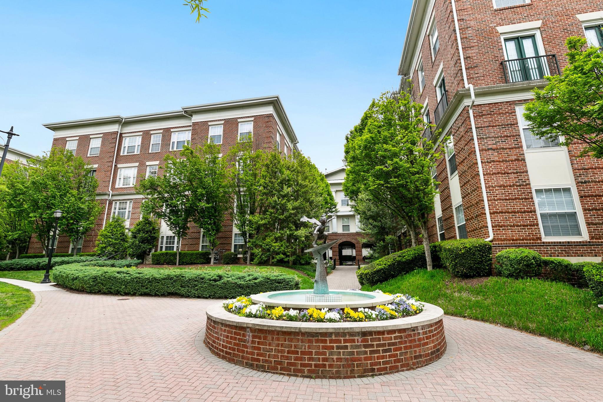 THE COLONNADE AT KENTLANDS - Residential