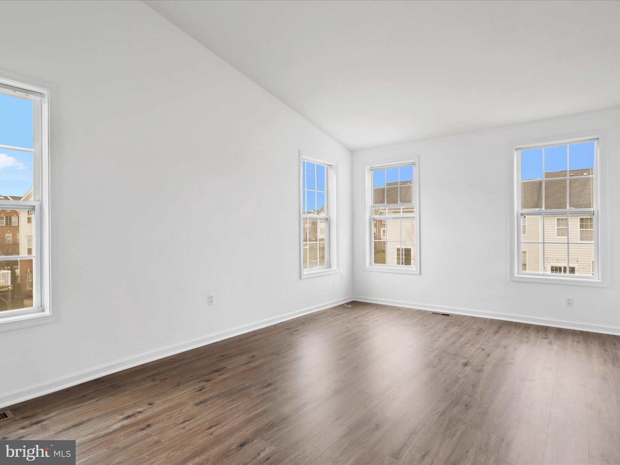 LOUDOUN VALLEY ESTATES 2 - Residential Lease