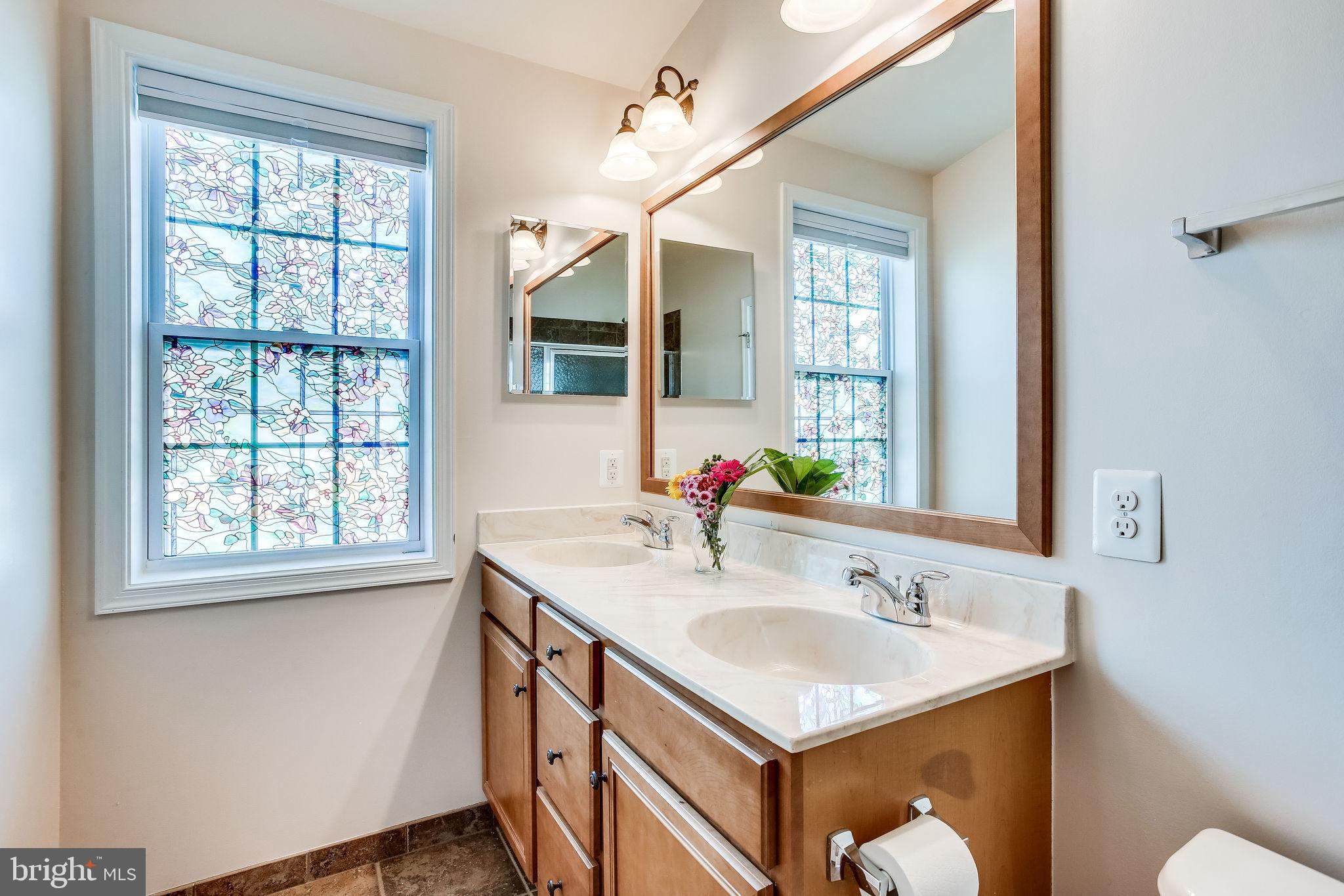 LOUDOUN VALLEY ESTATES 2 - Residential Lease