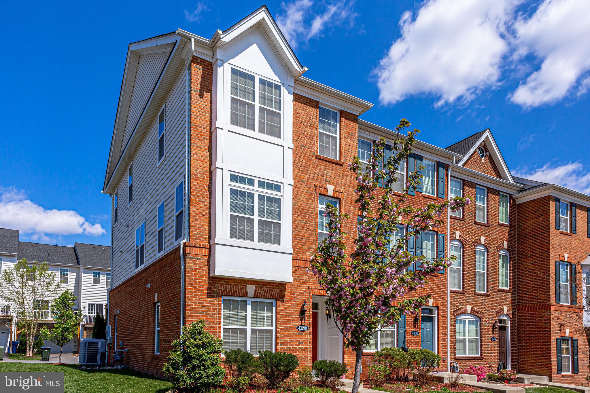 LOUDOUN VALLEY ESTATES 2 - Residential Lease