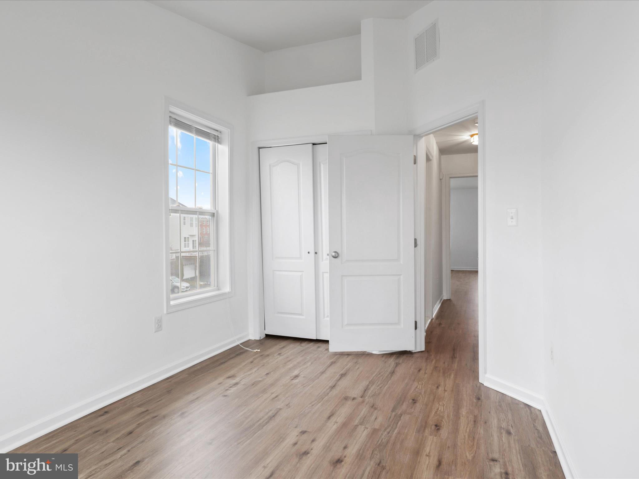 LOUDOUN VALLEY ESTATES 2 - Residential Lease