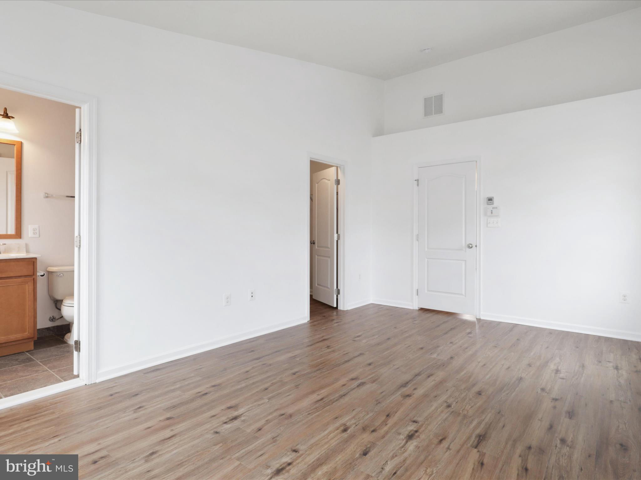 LOUDOUN VALLEY ESTATES 2 - Residential Lease