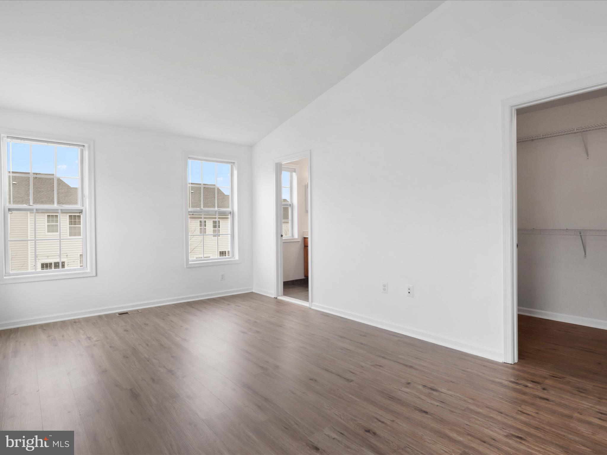 LOUDOUN VALLEY ESTATES 2 - Residential Lease