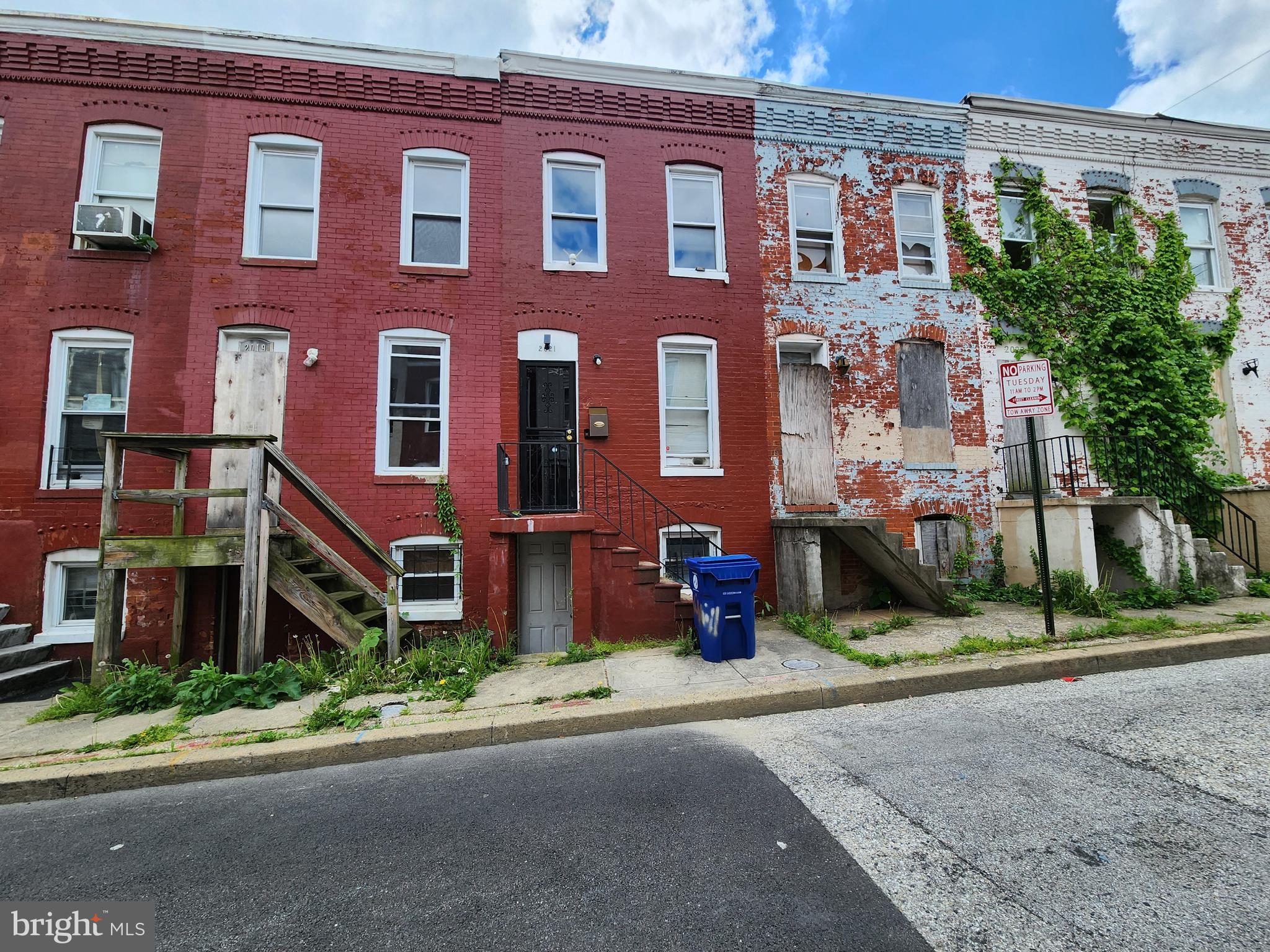ONLINE AUCTION: This auction takes place on the Ashland Auction Group Website Bidding Platform. Bidding begins 06/09/2026 @ 10:00 AM. Bidding ends 06/11/2026 @ 1:00 PM. List Price is Suggested Opening Bid. Deposit: $5,000. 2 Story Townhouse located in the Mondawmin area. BLOCKS to Coppin State University. JUST MINUTES to Druid Hill Park & the Penn-North Metro Station. Easy access to major traffic artery W North Ave.