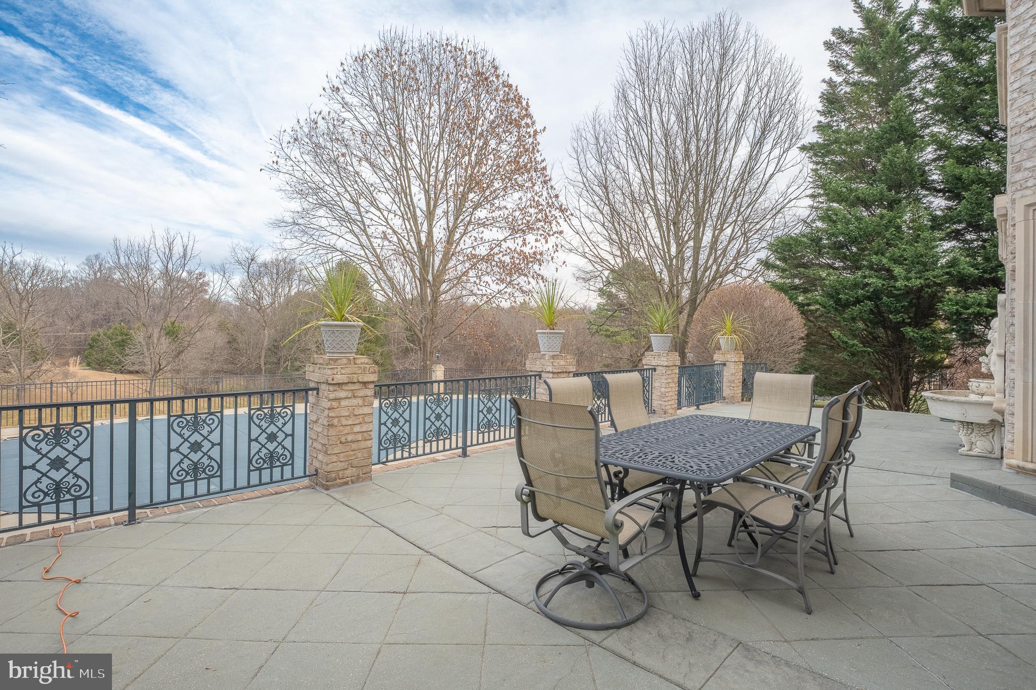 RIDGEWOOD - Residential